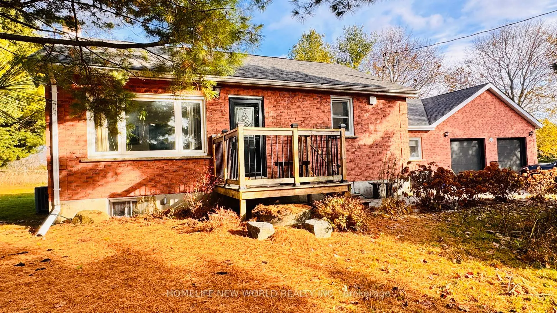 Photo 3 of 8935 Ashburn Road, Whitby, Rural Whitby — HOMEH