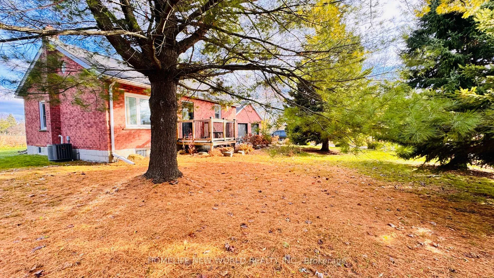 Photo 4 of 8935 Ashburn Road, Whitby, Rural Whitby — HOMEH