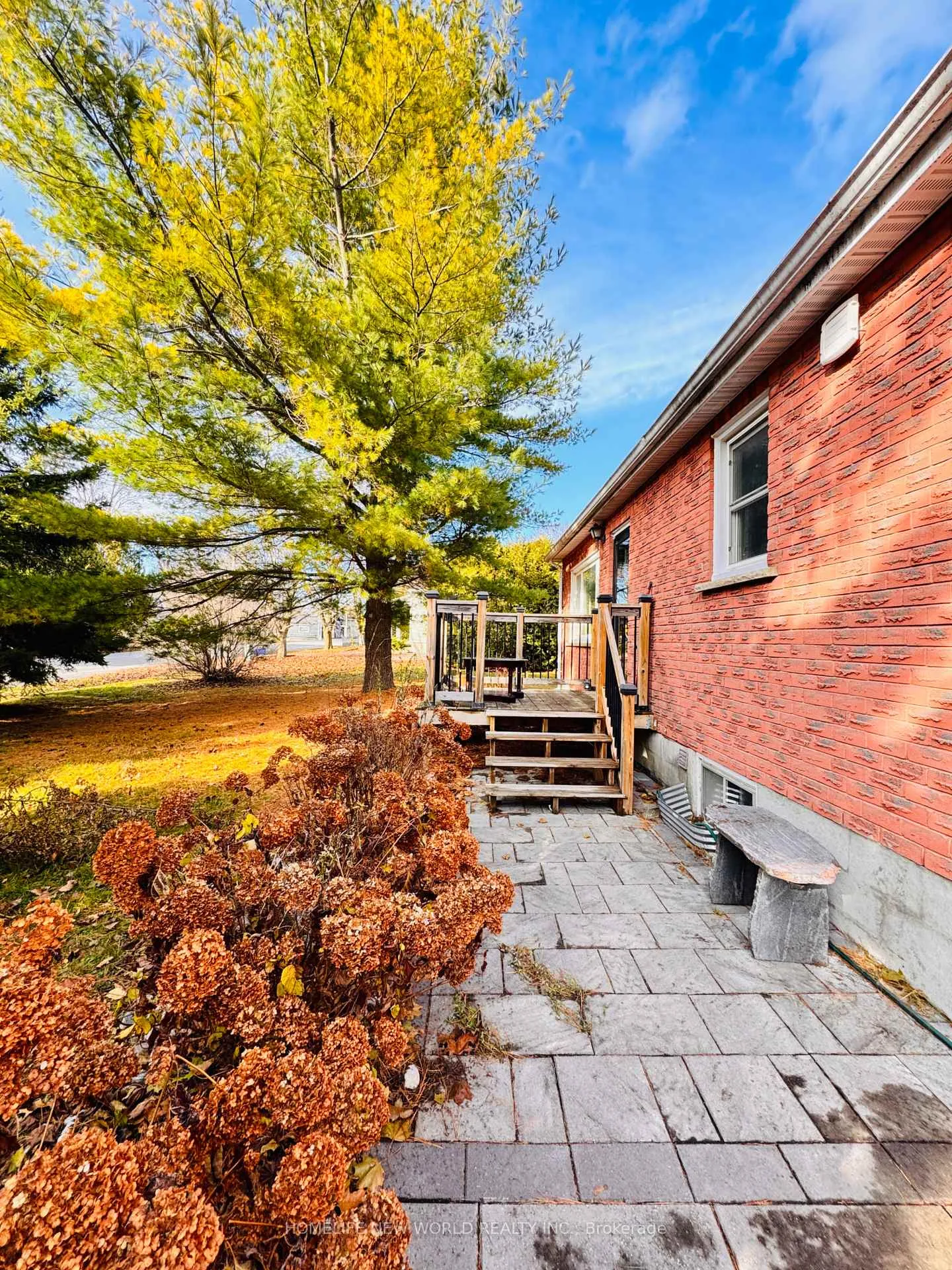 Photo 6 of 8935 Ashburn Road, Whitby, Rural Whitby — HOMEH