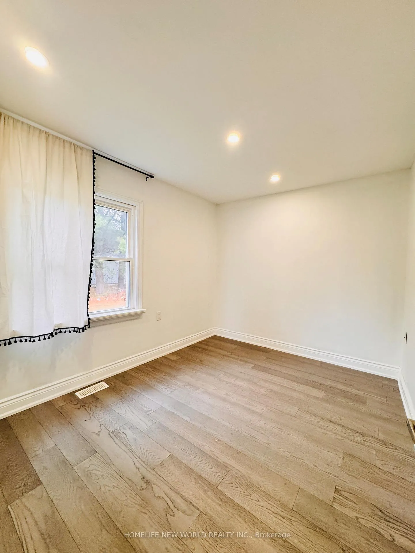 Photo 10 of 8935 Ashburn Road, Whitby, Rural Whitby — HOMEH