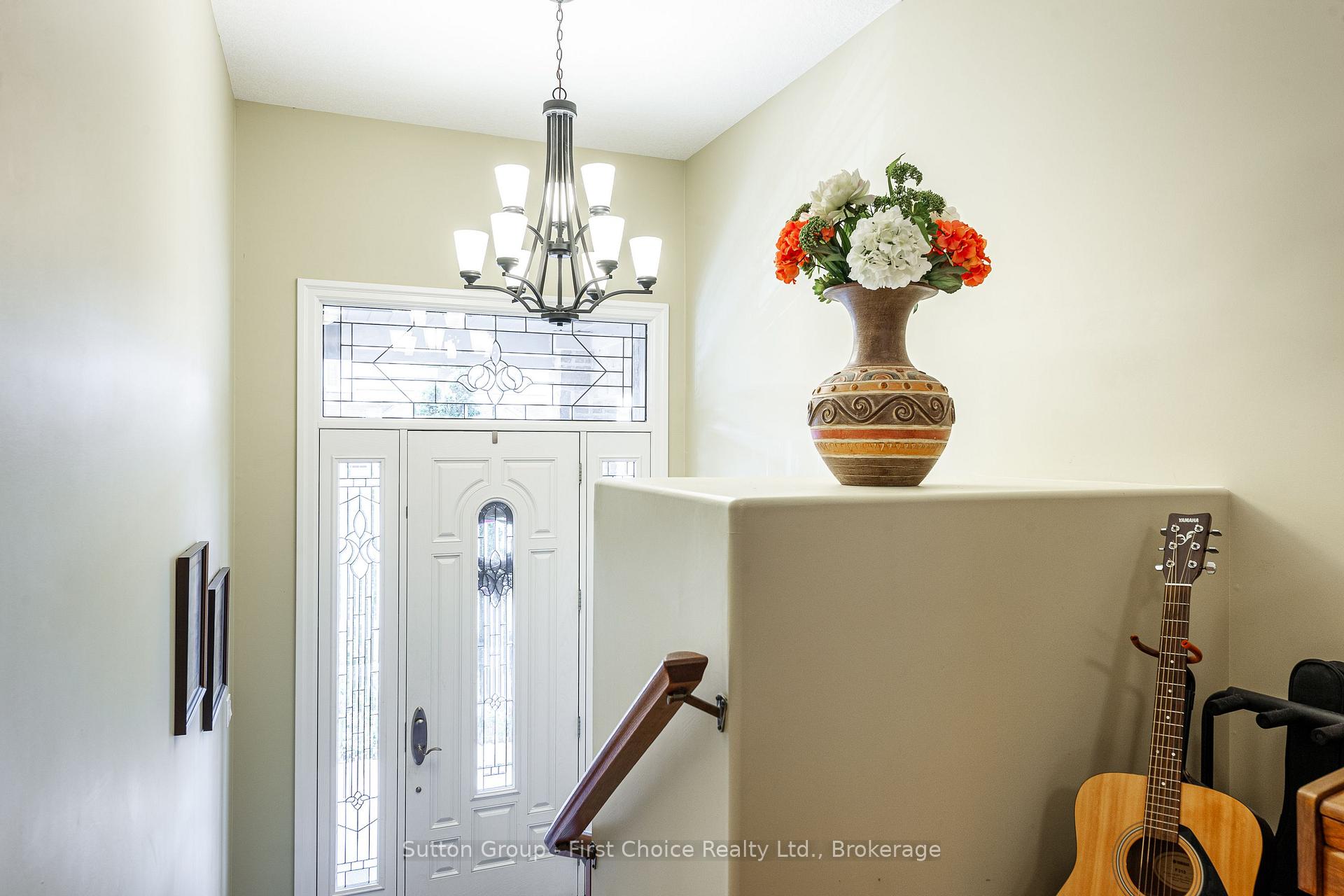 Photo 4 of 138 Oak Park Drive, Waterloo — HOMEH