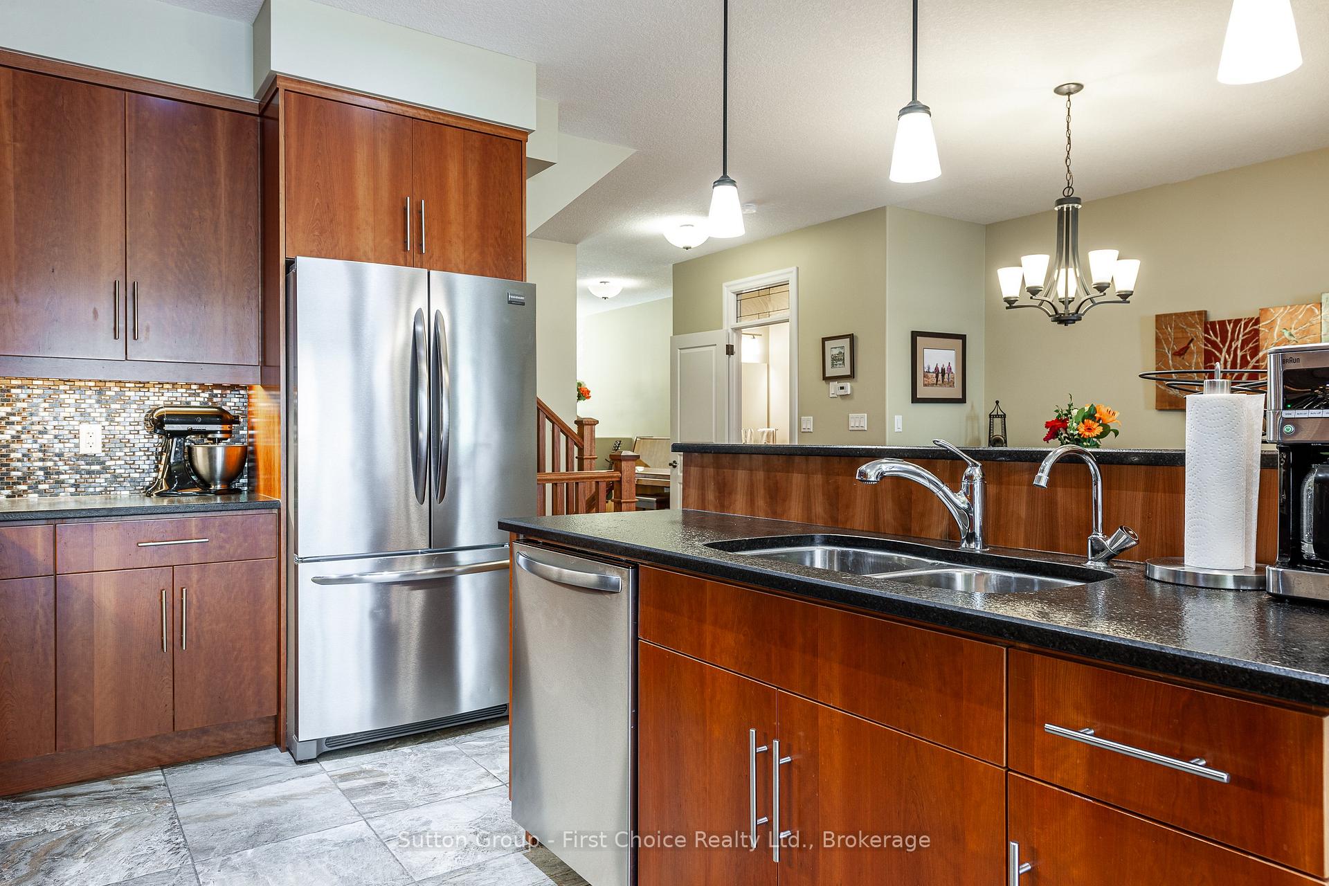 Photo 11 of 138 Oak Park Drive, Waterloo — HOMEH