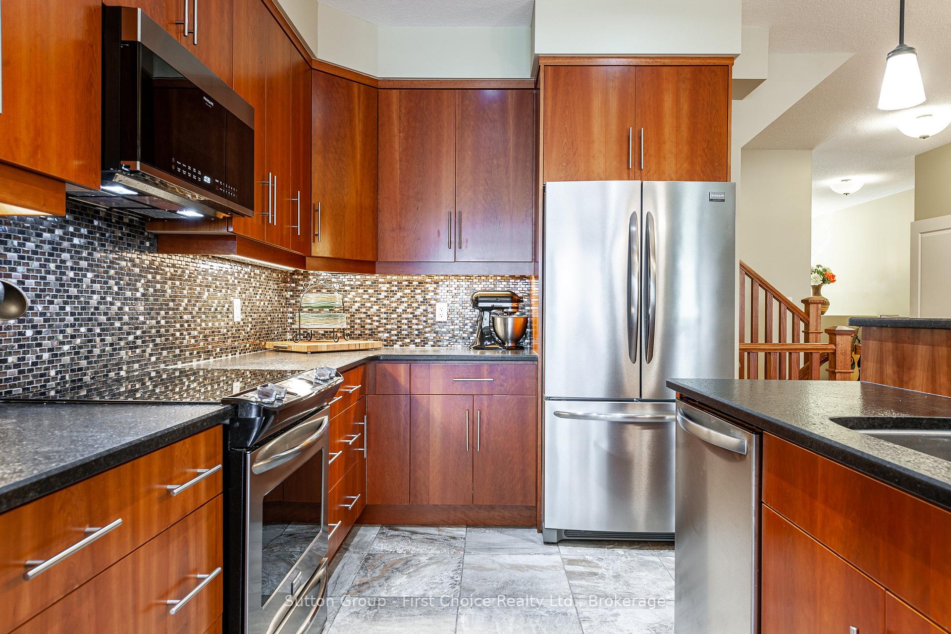Photo 12 of 138 Oak Park Drive, Waterloo — HOMEH