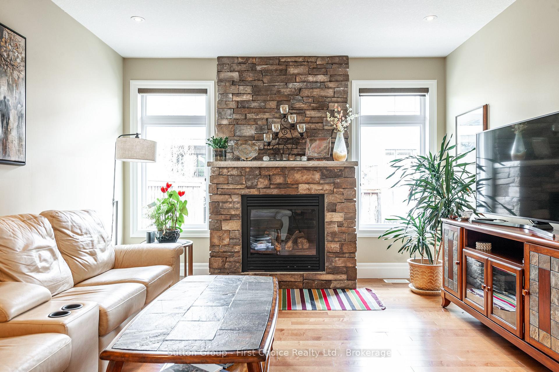 Photo 15 of 138 Oak Park Drive, Waterloo — HOMEH