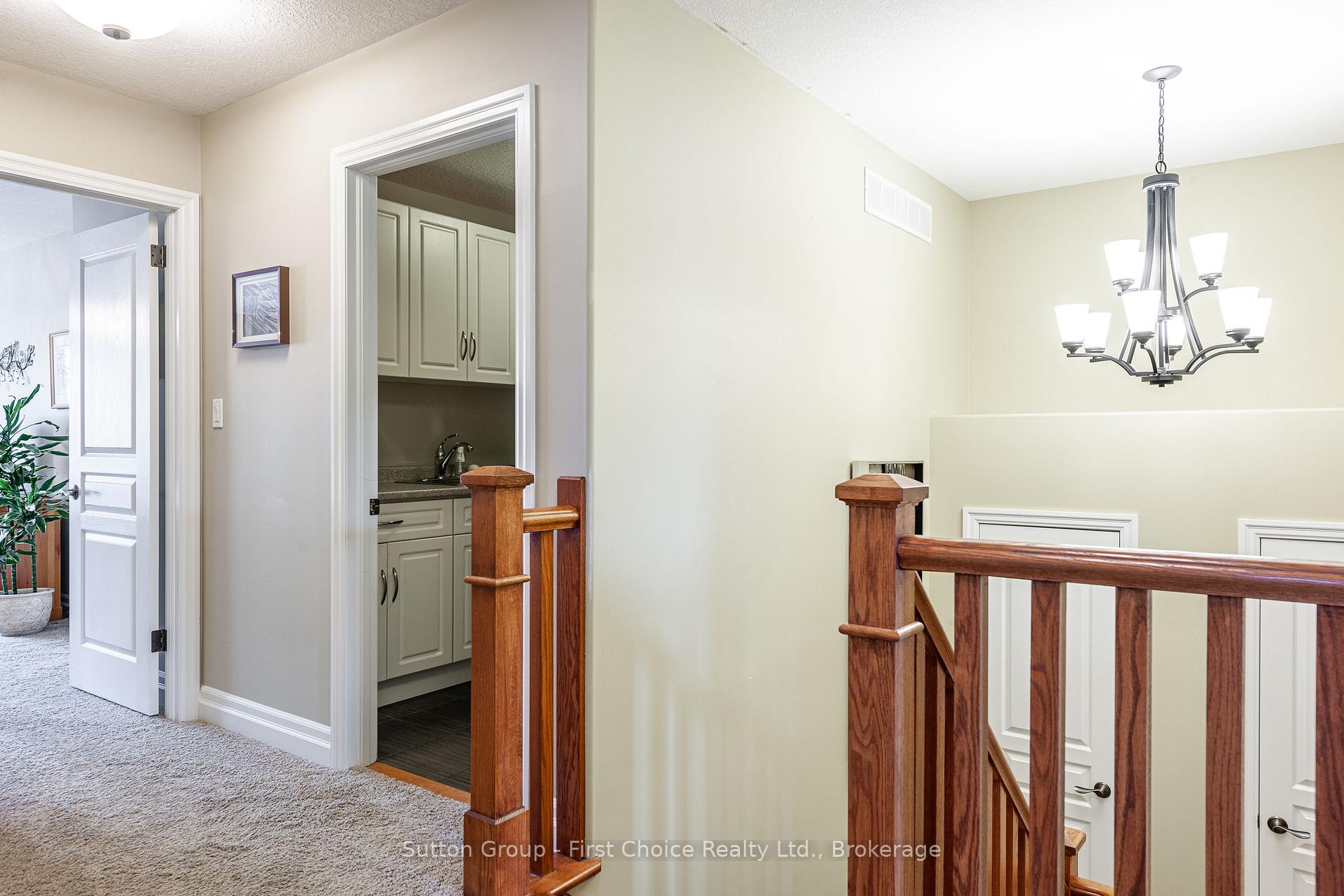 Photo 23 of 138 Oak Park Drive, Waterloo — HOMEH