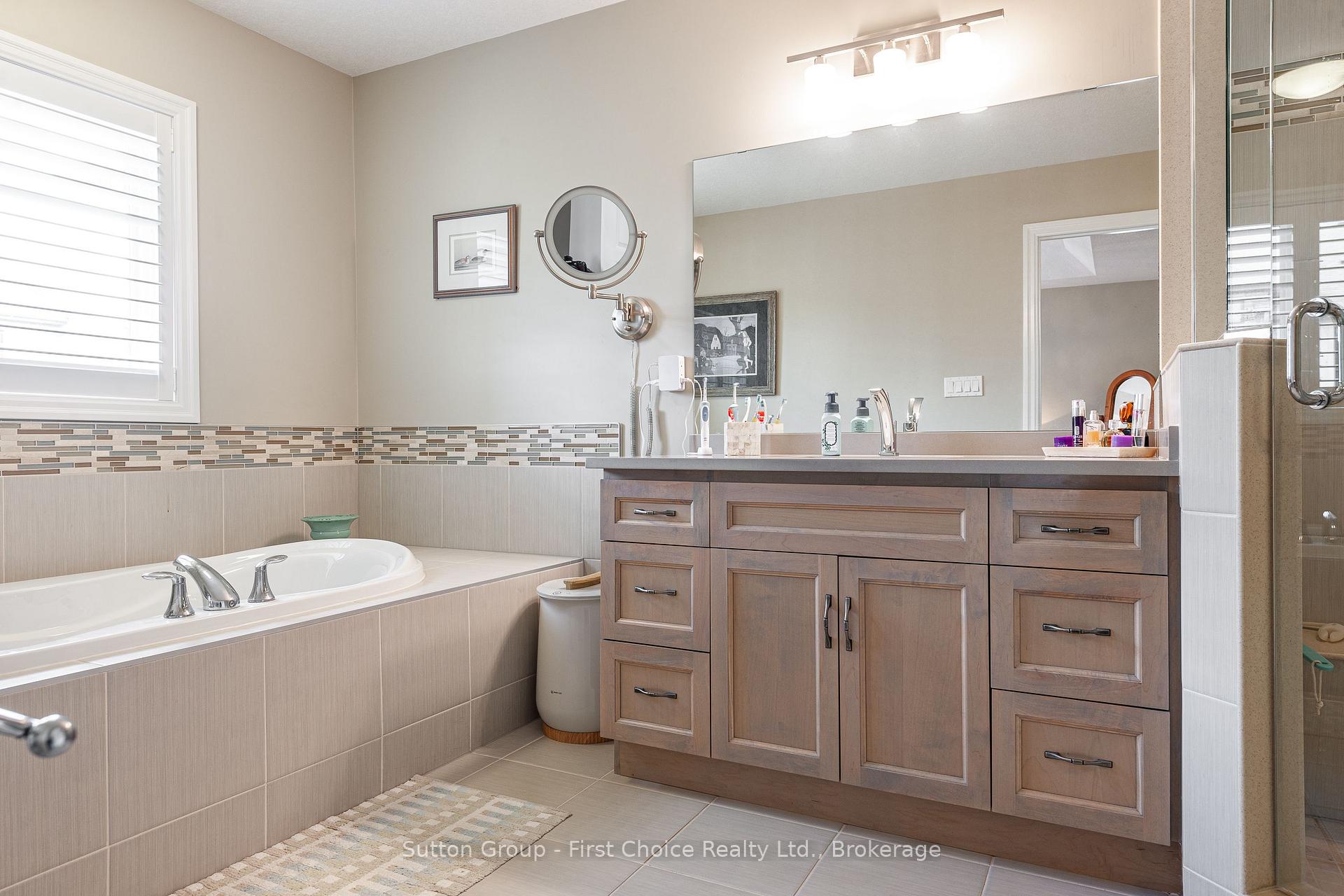 Photo 27 of 138 Oak Park Drive, Waterloo — HOMEH