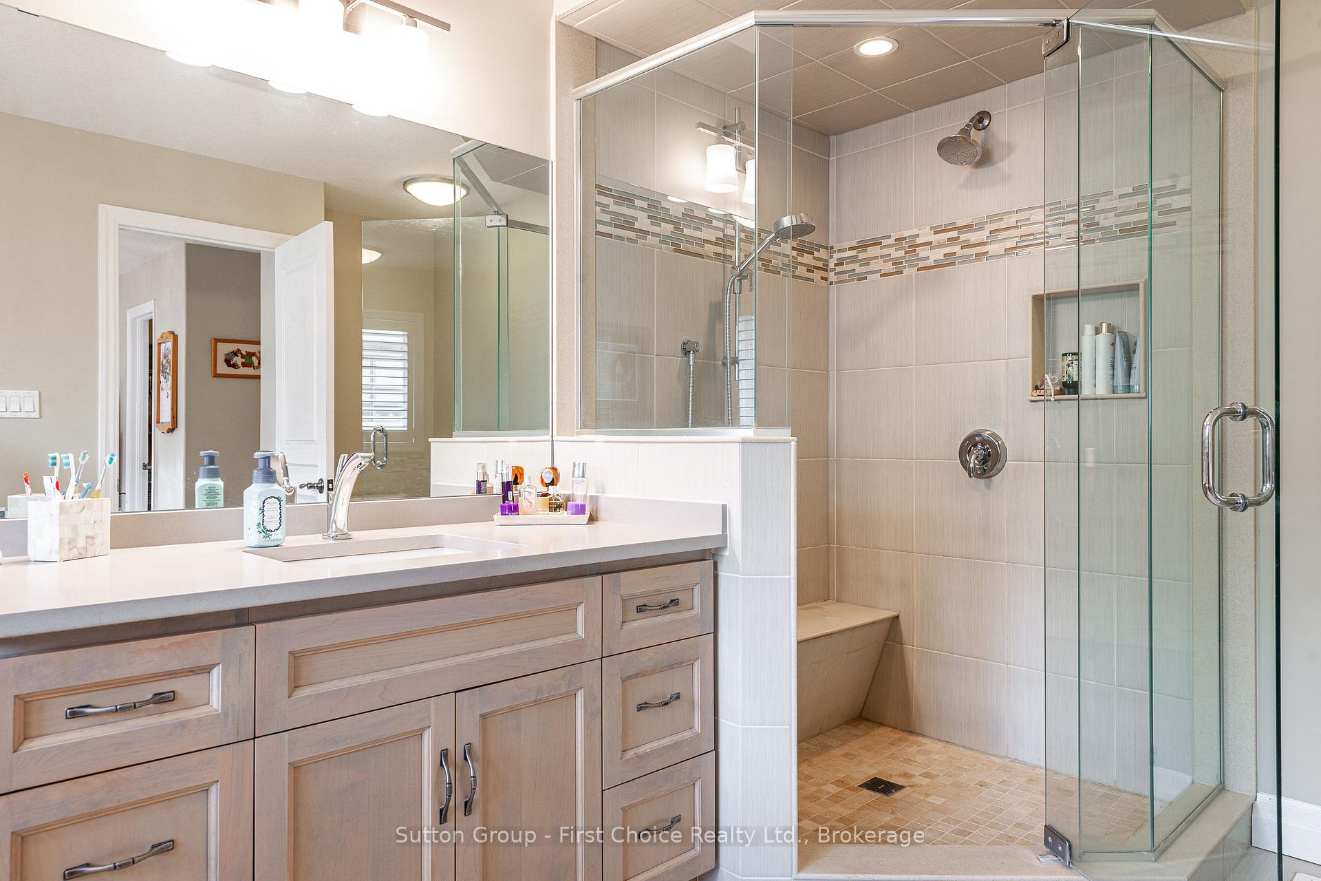 Photo 28 of 138 Oak Park Drive, Waterloo — HOMEH