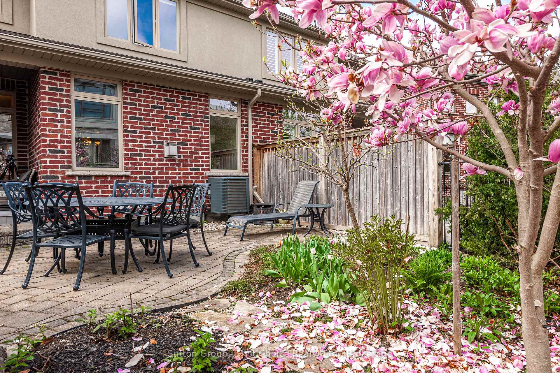 Photo 33 of 138 Oak Park Drive, Waterloo — HOMEH