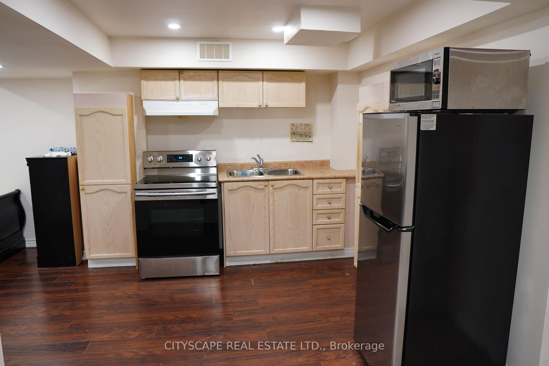 Photo 2 of Unit Bsmt, 128 Braebrook Drive, Whitby, Rolling Acres — HOMEH