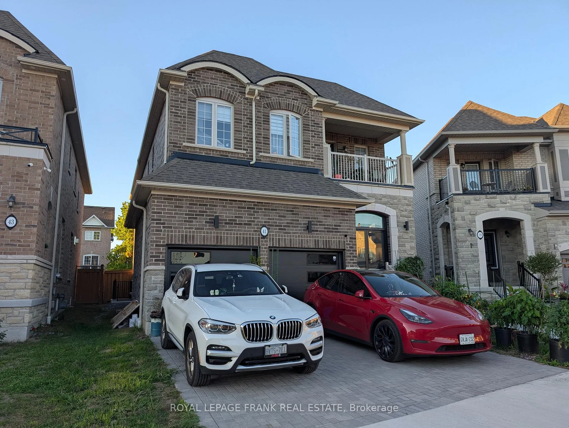 Front of Unit Bsmt, 41 Morley Crescent