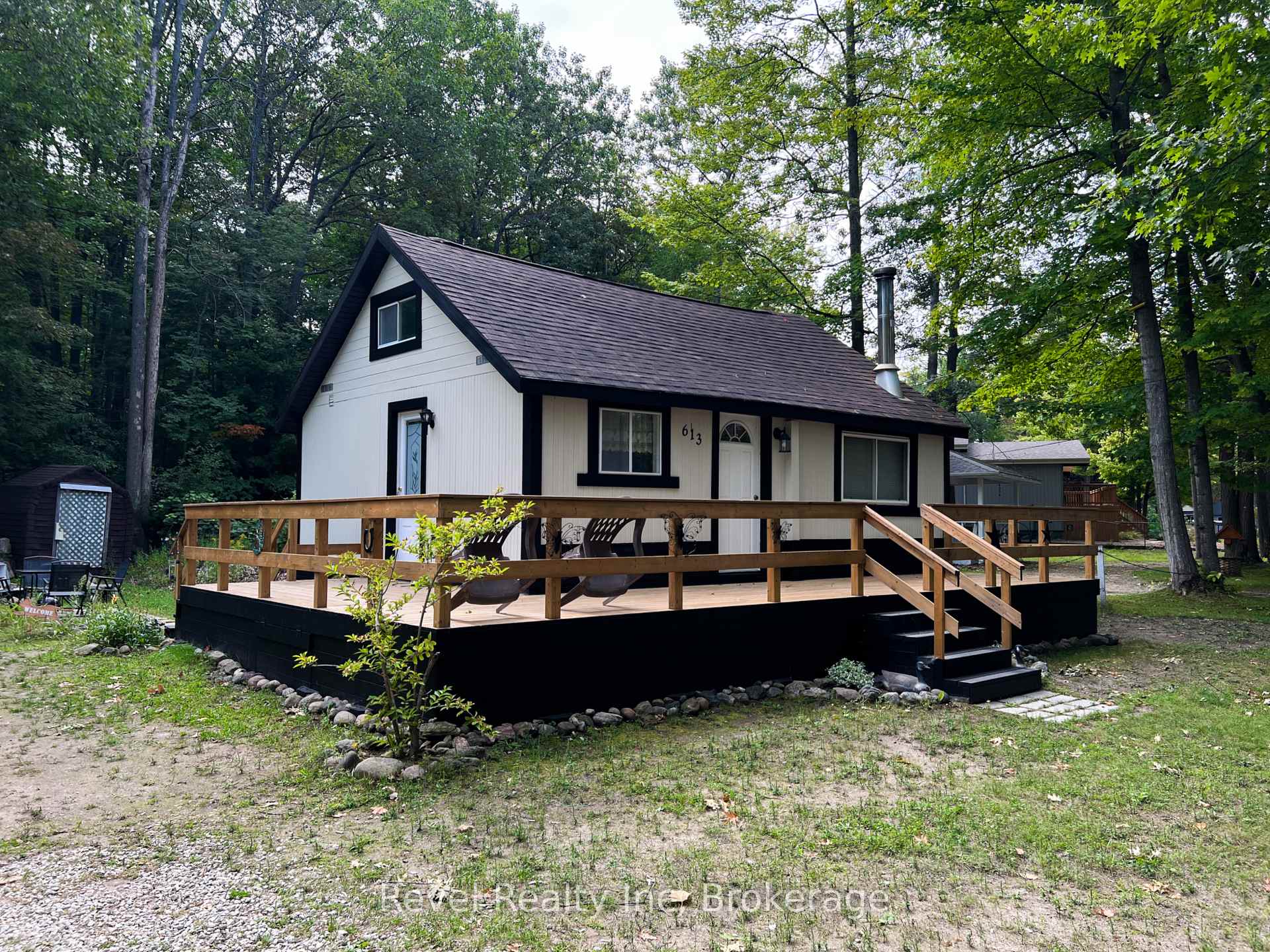 Photo 1 of 613 Oxbow Park Drive, Wasaga Beach — HOMEH