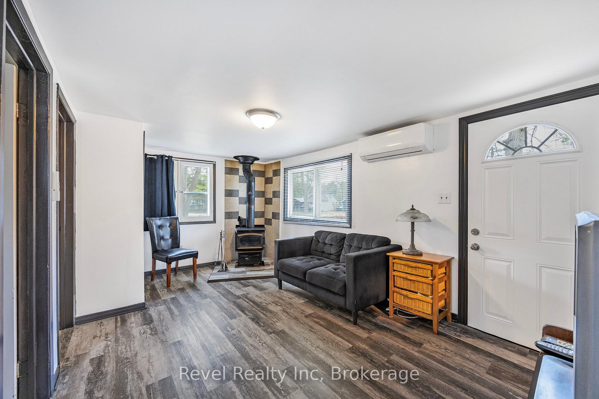 Photo 6 of 613 Oxbow Park Drive, Wasaga Beach — HOMEH