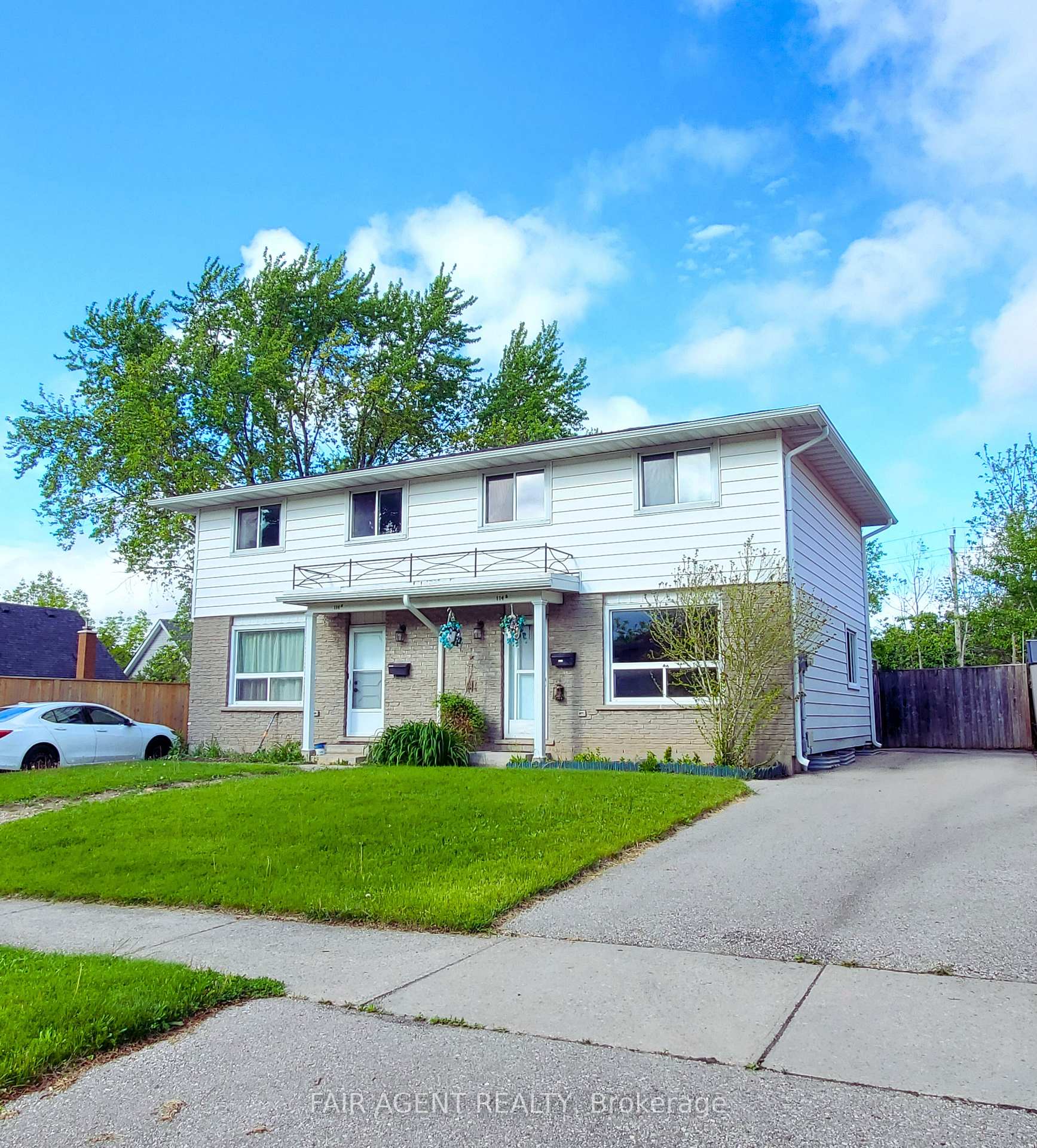 Photo 3 of Unit Unit B, 114 Lillian Drive, Waterloo — HOMEH