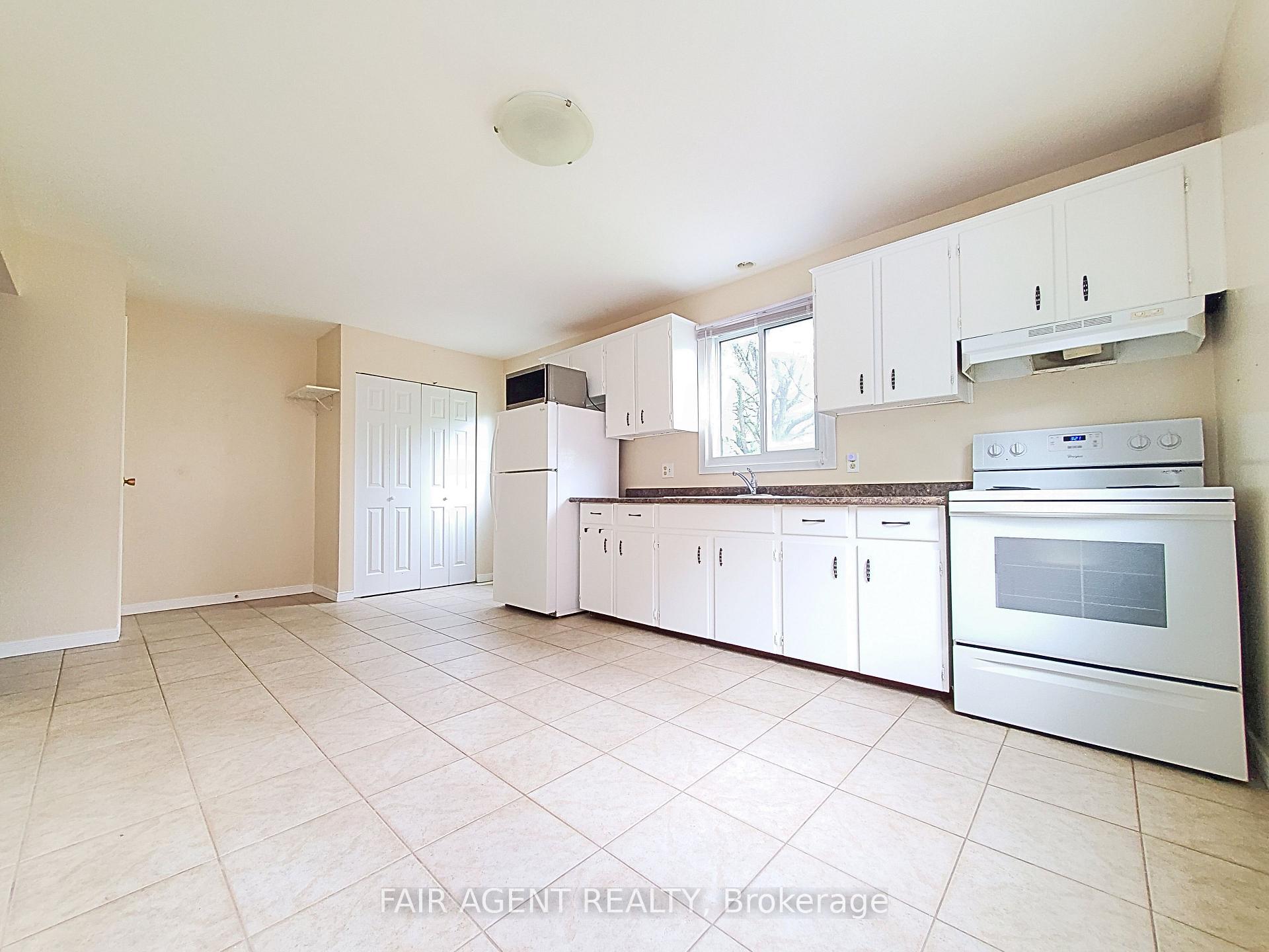 Photo 8 of Unit Unit B, 114 Lillian Drive, Waterloo — HOMEH