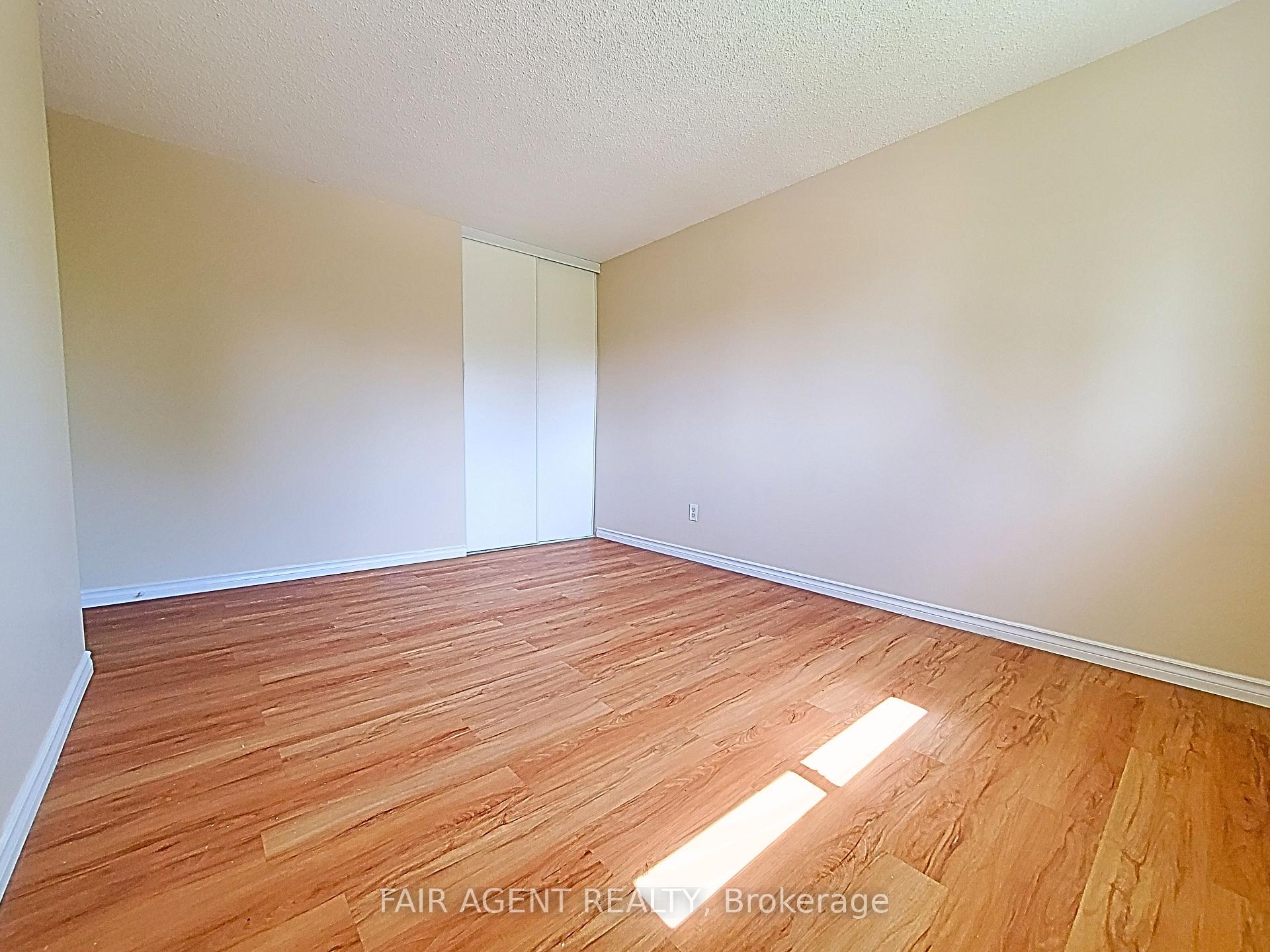 Photo 16 of Unit Unit B, 114 Lillian Drive, Waterloo — HOMEH