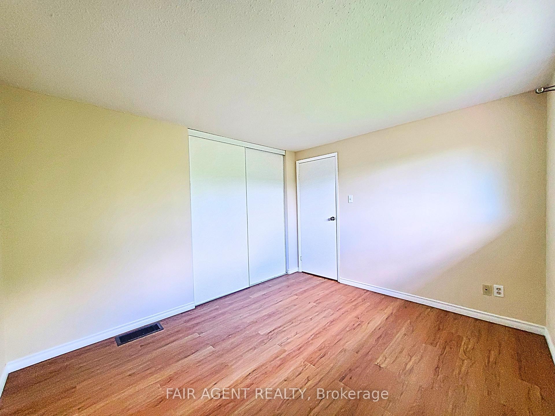 Photo 18 of Unit Unit B, 114 Lillian Drive, Waterloo — HOMEH