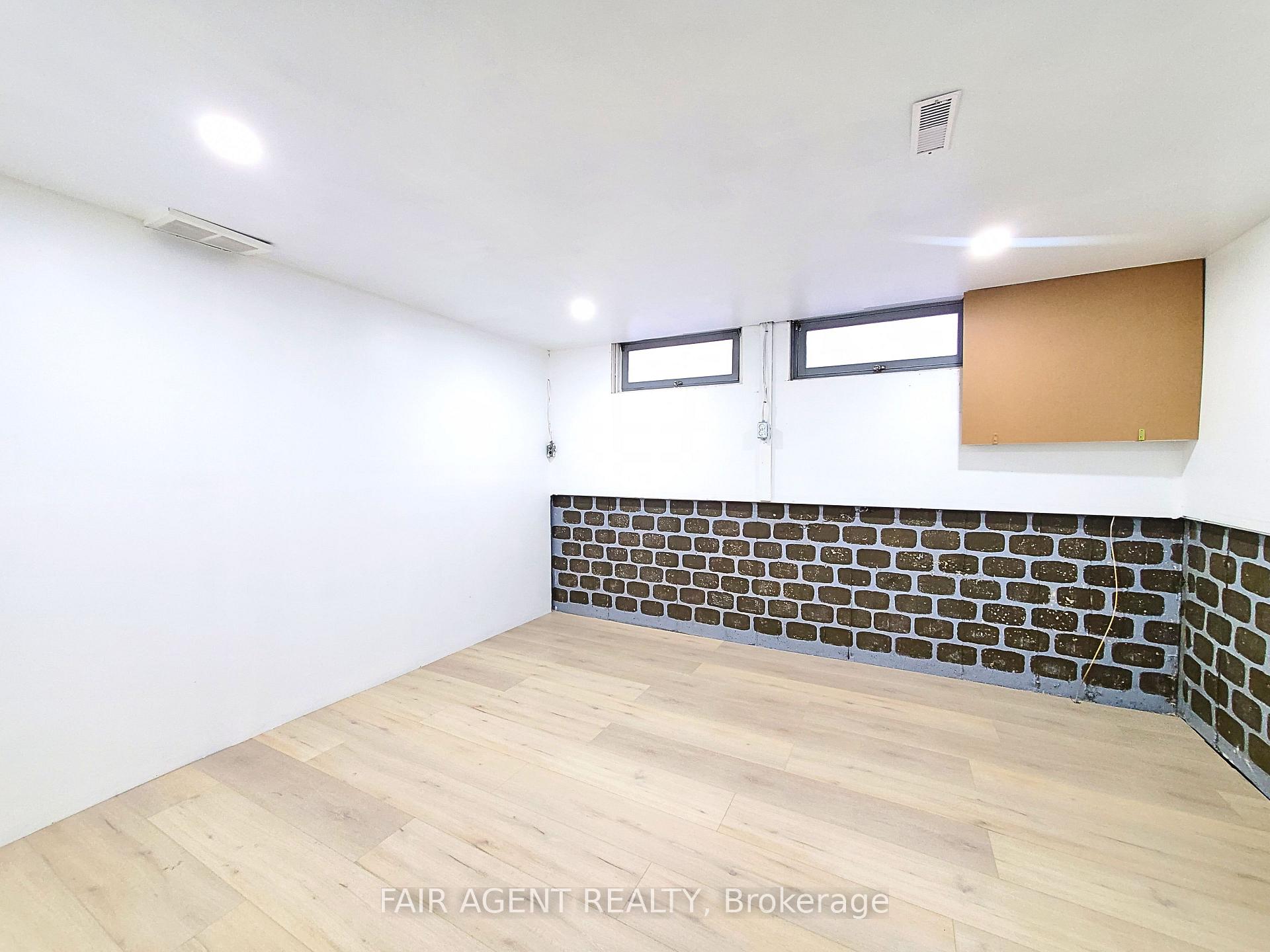 Photo 20 of Unit Unit B, 114 Lillian Drive, Waterloo — HOMEH