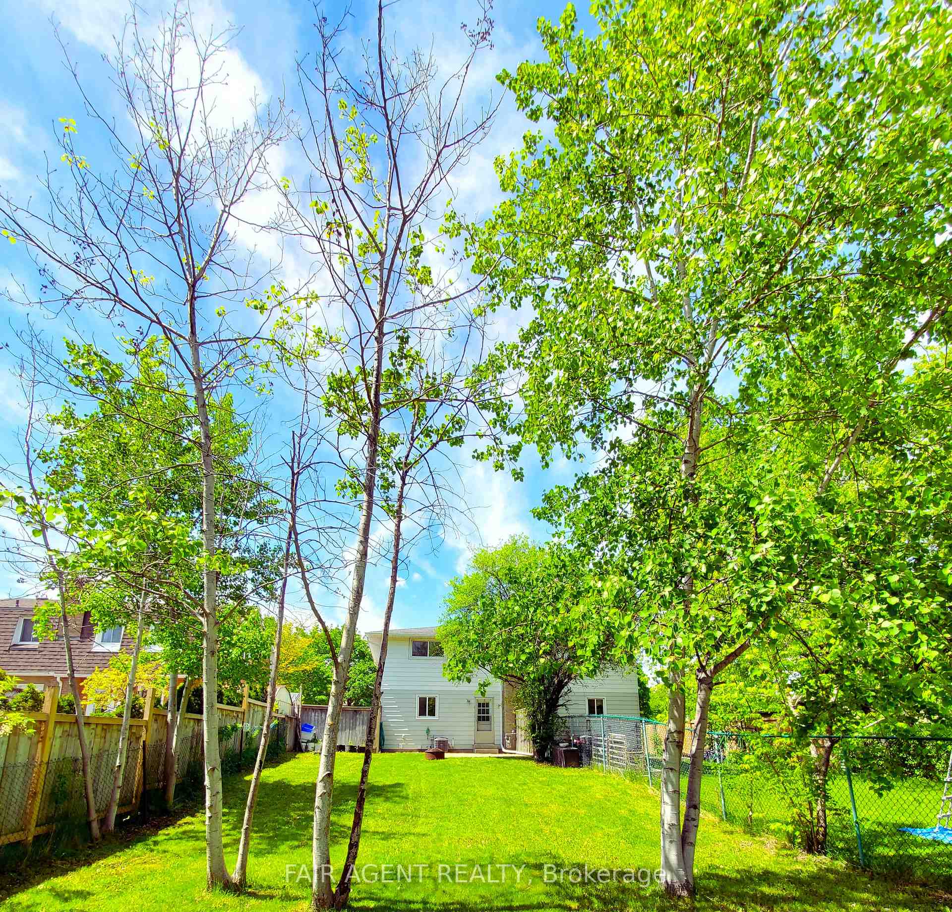 Photo 34 of Unit Unit B, 114 Lillian Drive, Waterloo — HOMEH