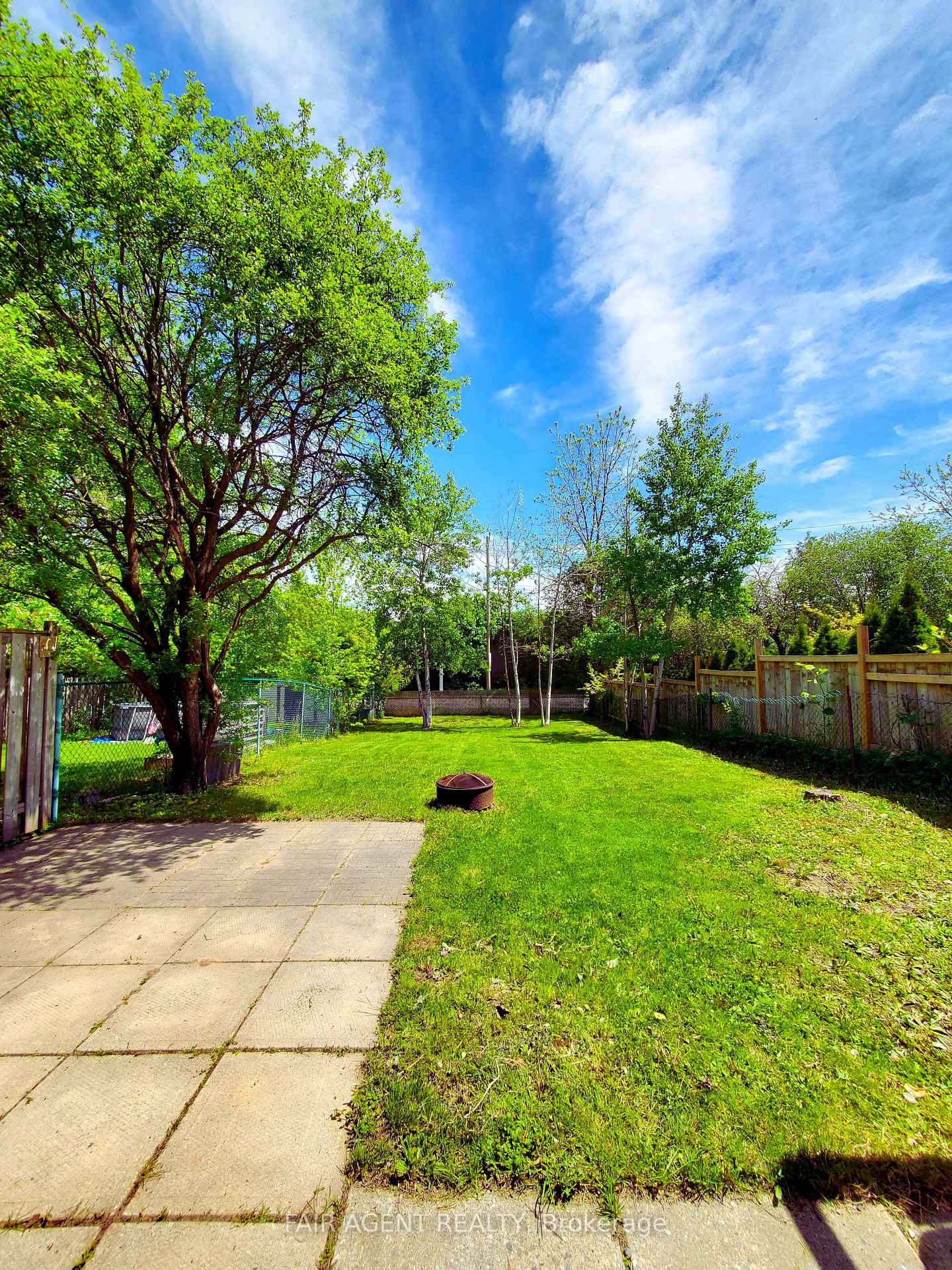 Photo 35 of Unit Unit B, 114 Lillian Drive, Waterloo — HOMEH