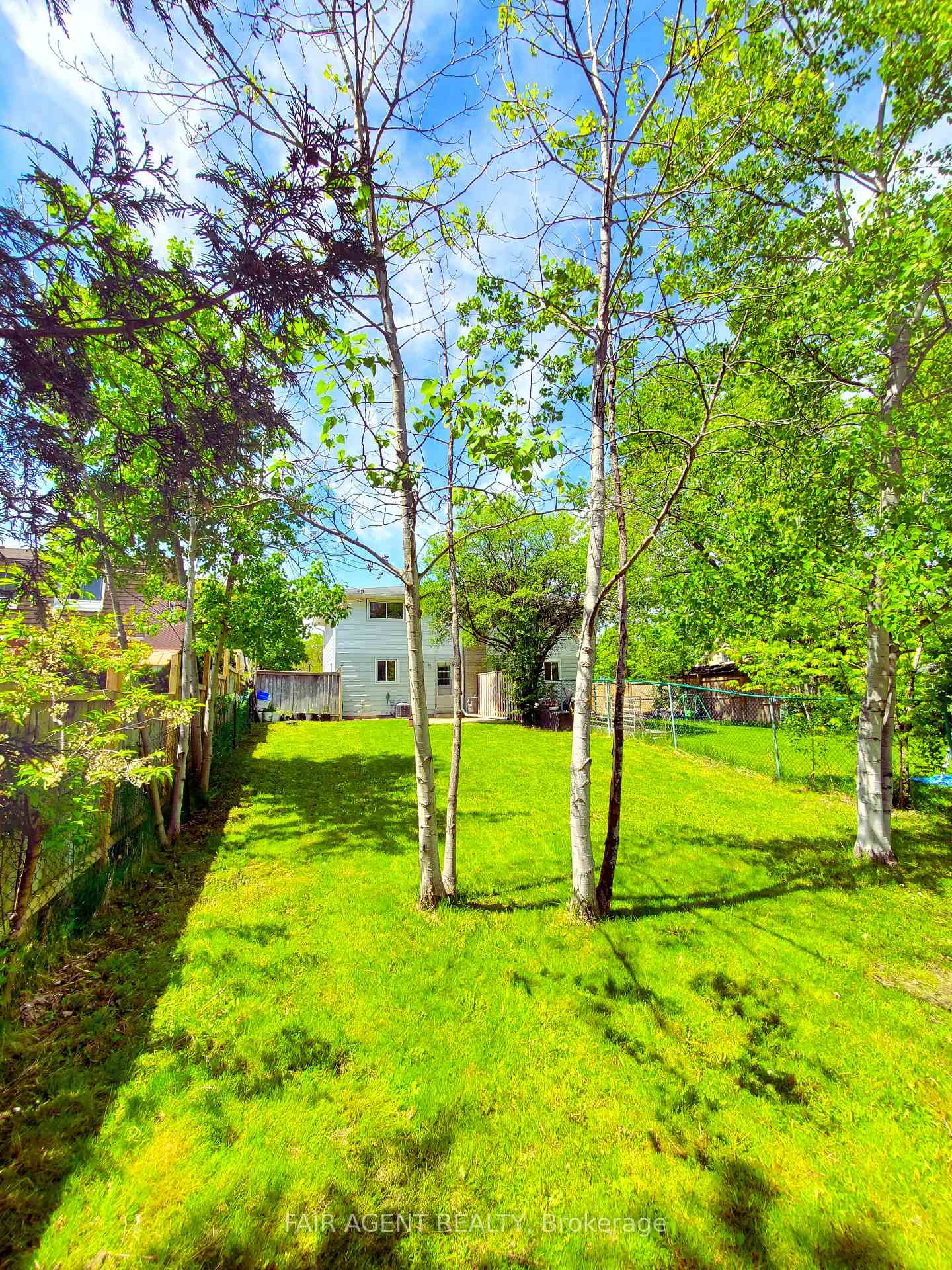 Photo 36 of Unit Unit B, 114 Lillian Drive, Waterloo — HOMEH