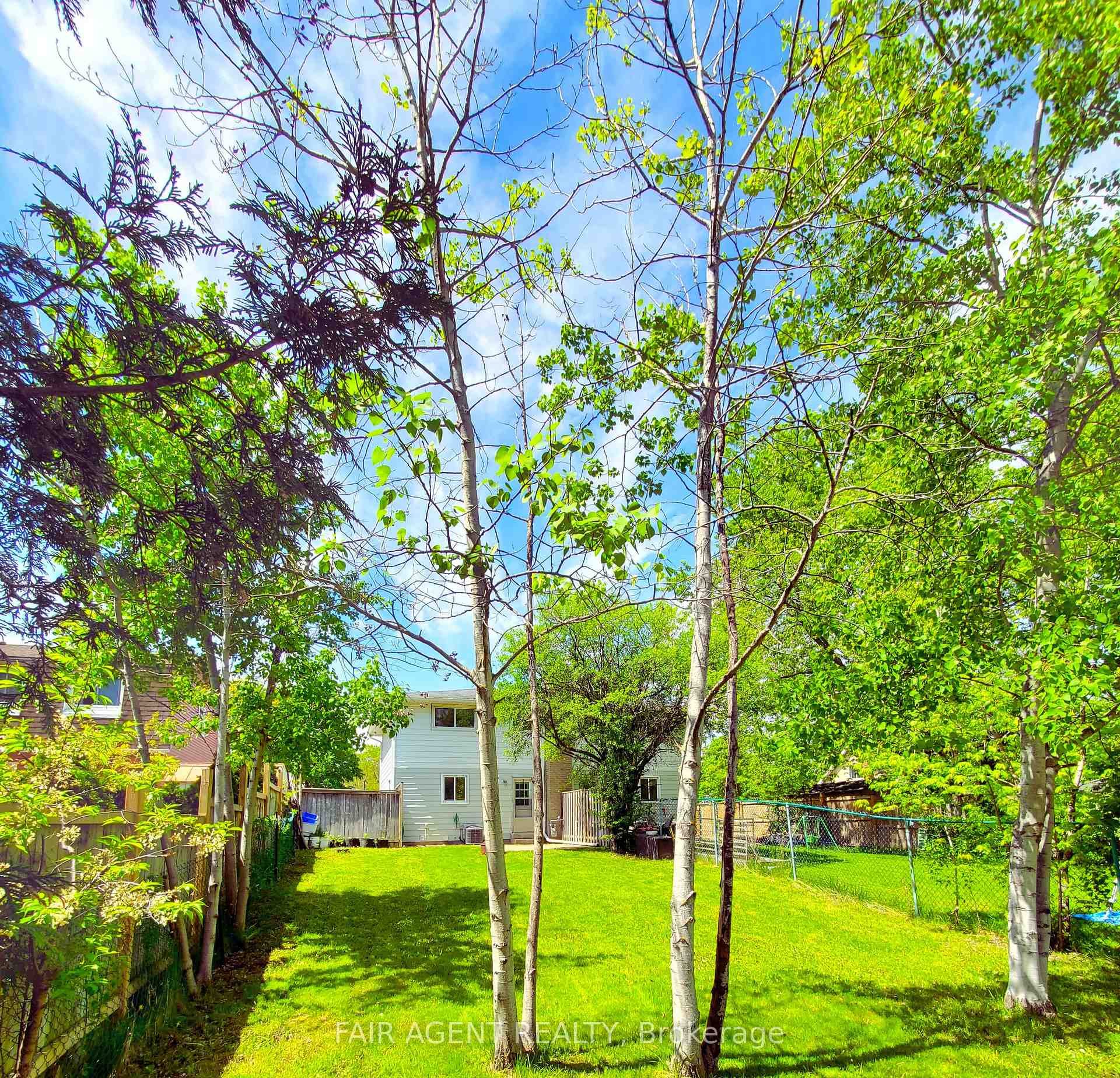 Photo 37 of Unit Unit B, 114 Lillian Drive, Waterloo — HOMEH