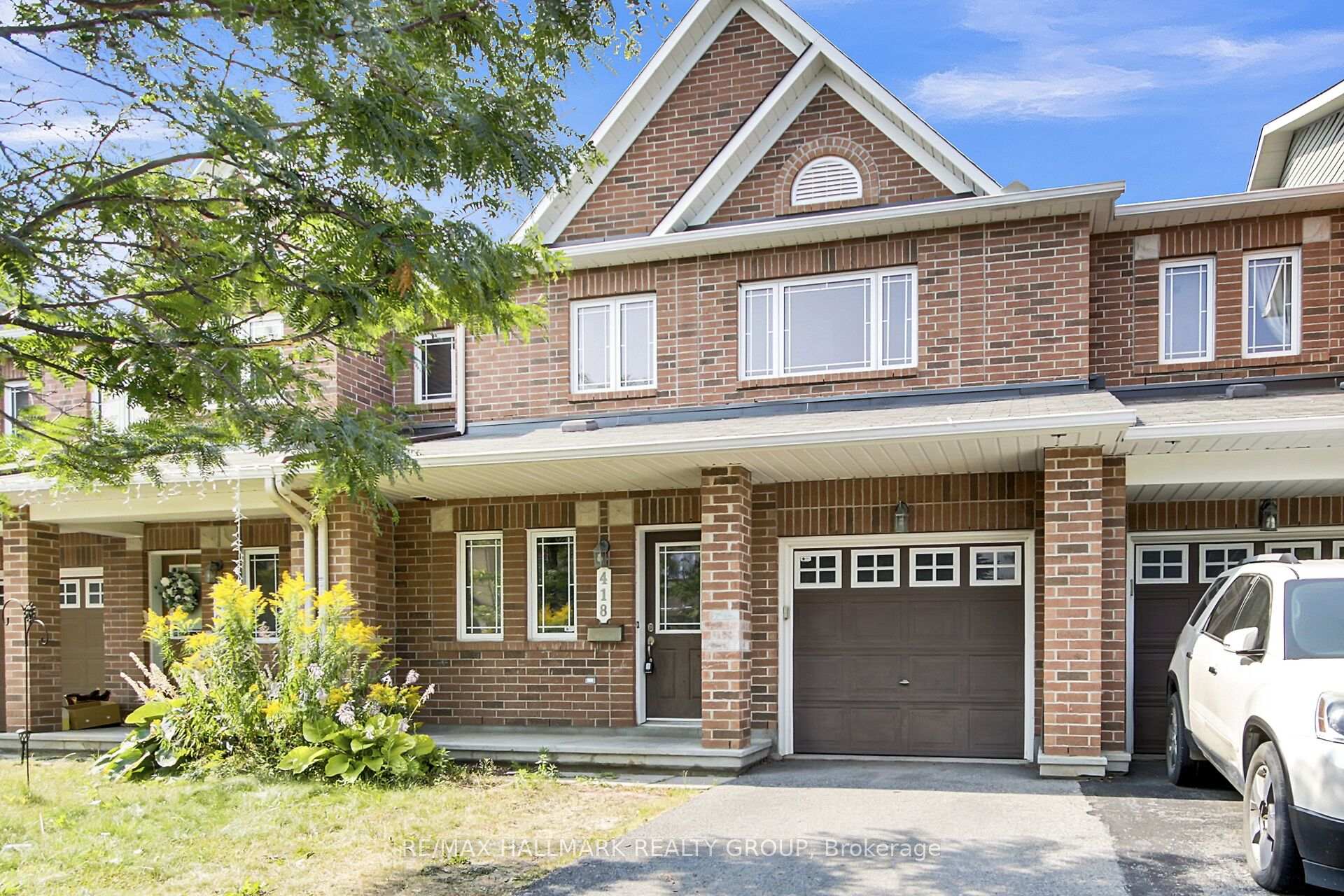 Photo 3 of 418 Temiskaming Crescent, Ottawa, Barrhaven - Strandherd — HOMEH