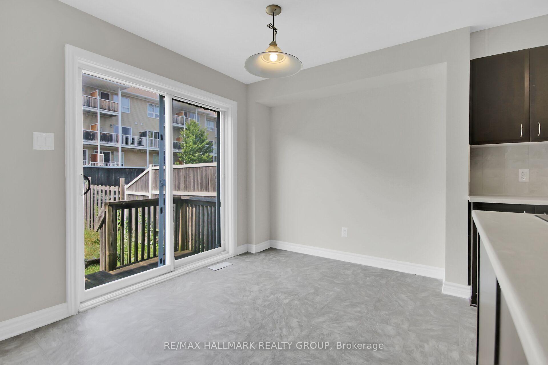 Photo 11 of 418 Temiskaming Crescent, Ottawa, Barrhaven - Strandherd — HOMEH