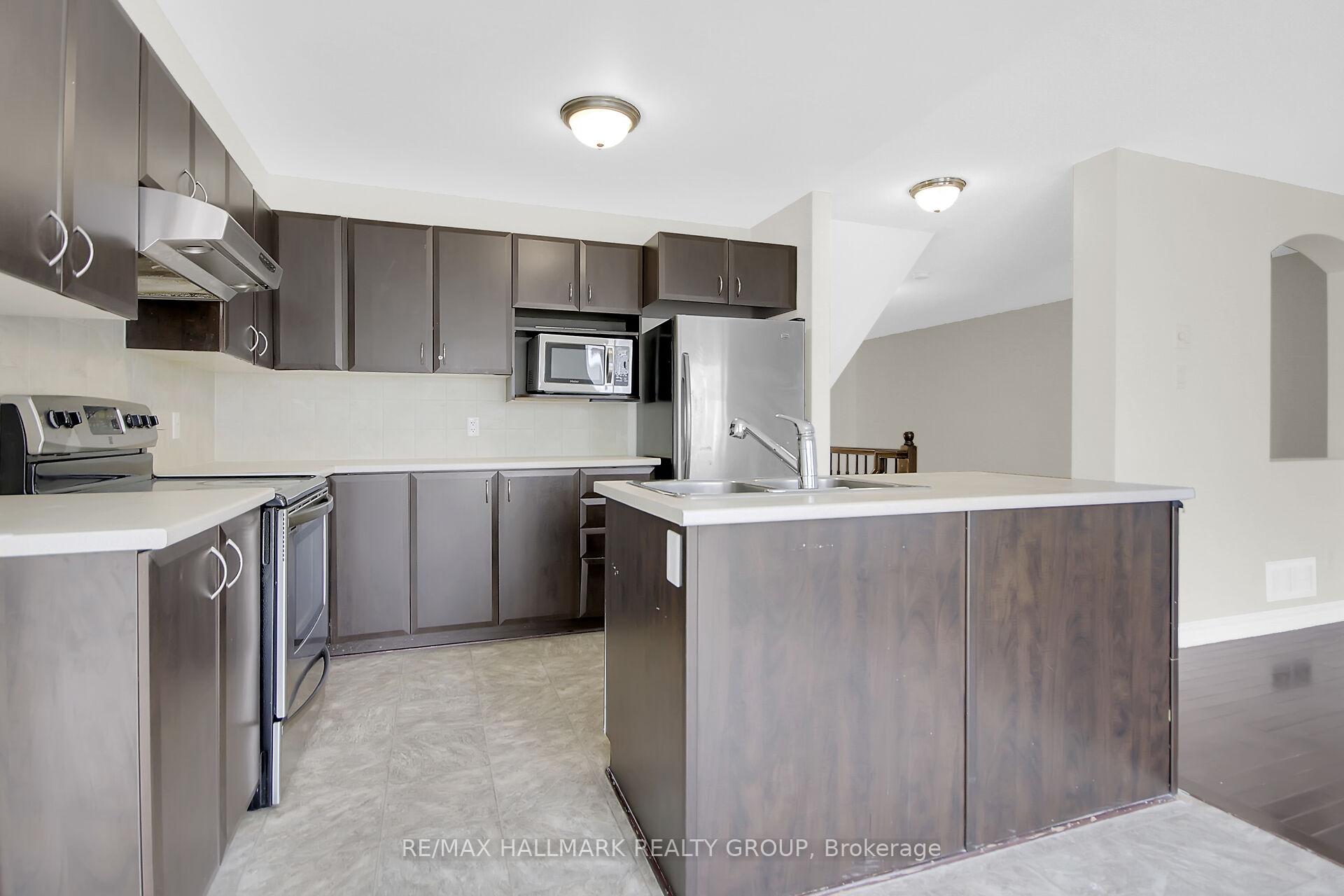 Photo 17 of 418 Temiskaming Crescent, Ottawa, Barrhaven - Strandherd — HOMEH