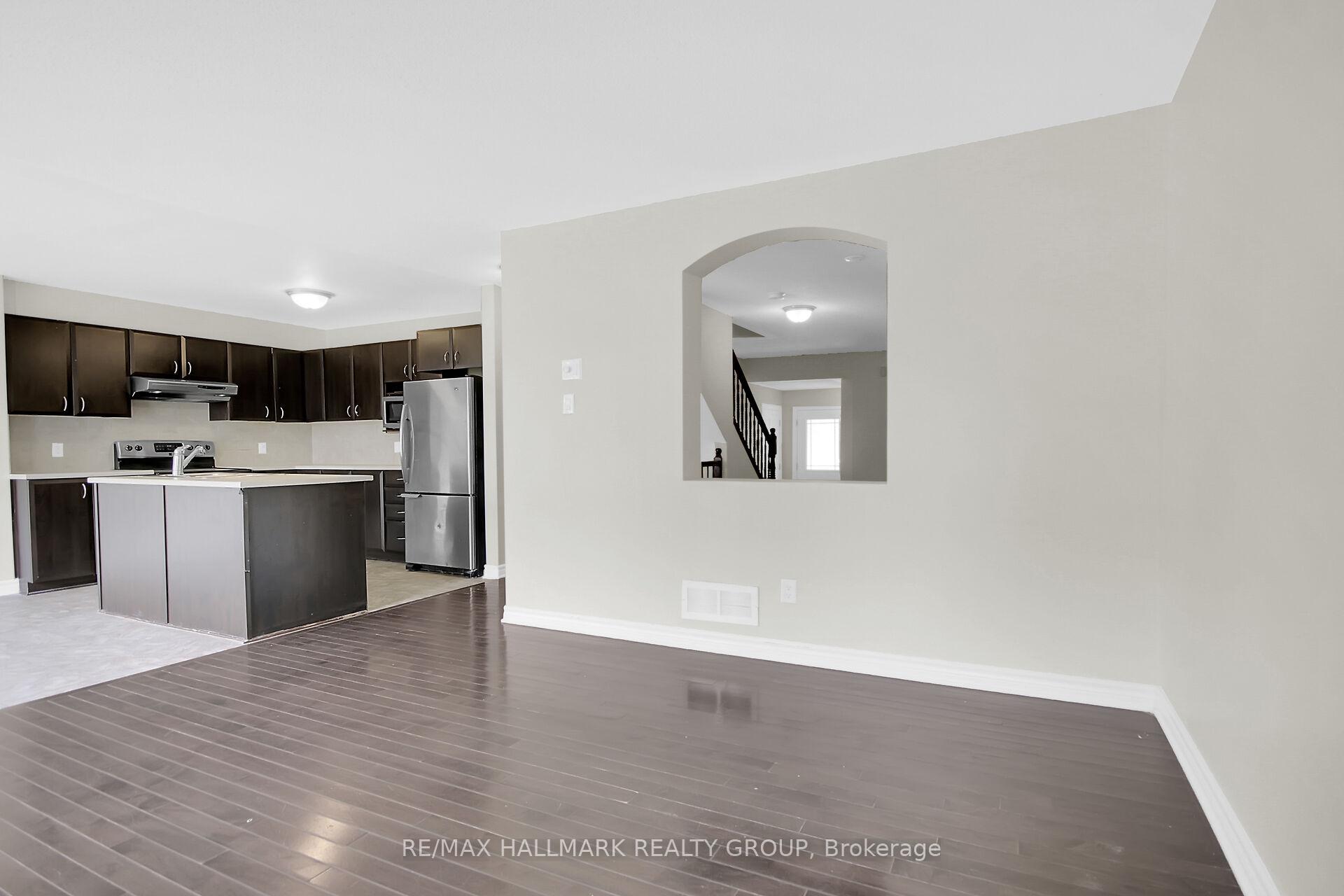 Photo 18 of 418 Temiskaming Crescent, Ottawa, Barrhaven - Strandherd — HOMEH