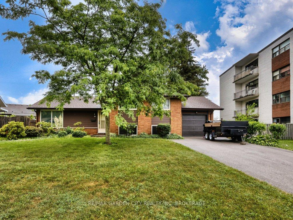 Photo 2 of 20 Westdale Drive N, Welland, Prince Charles — HOMEH