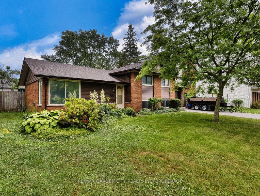 Photo 5 of 20 Westdale Drive N, Welland, Prince Charles — HOMEH