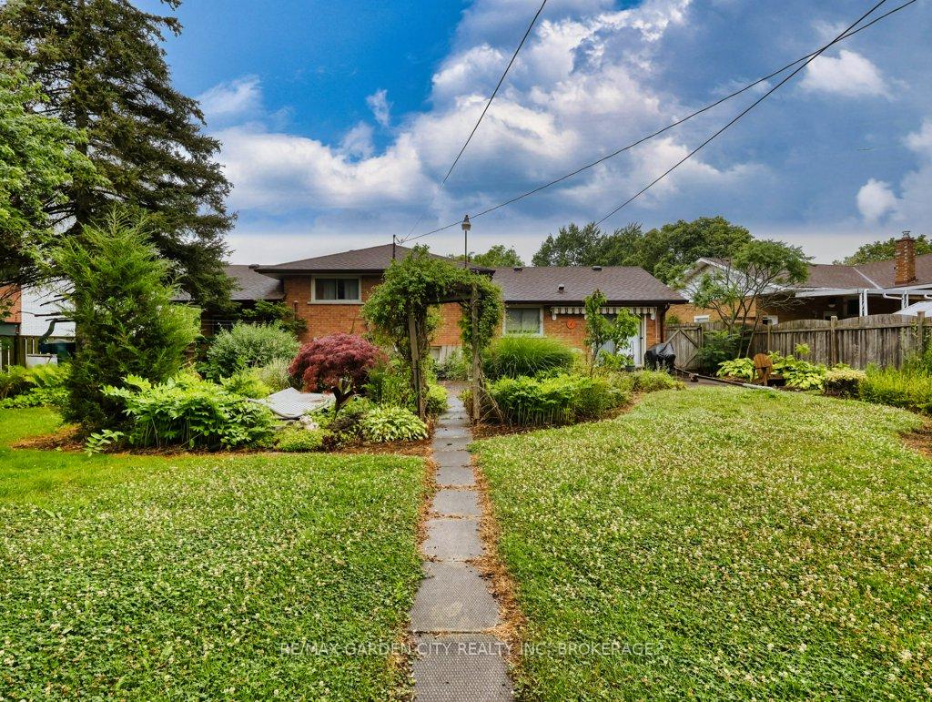 Photo 7 of 20 Westdale Drive N, Welland, Prince Charles — HOMEH