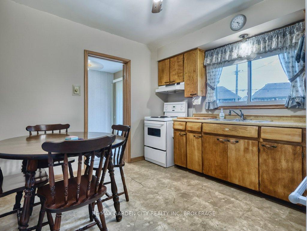 Photo 38 of 20 Westdale Drive N, Welland, Prince Charles — HOMEH