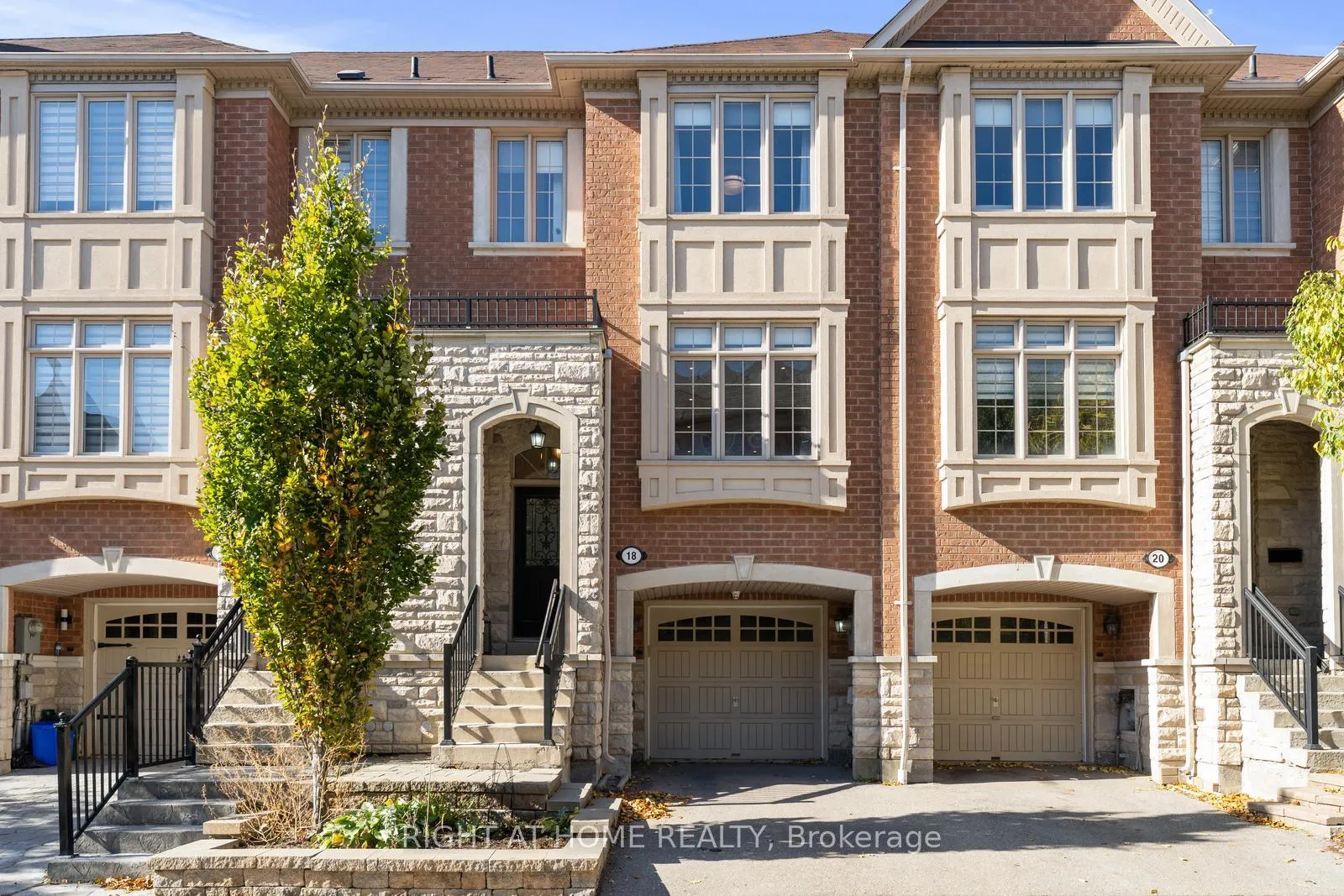 Photo 2 of 18 Isaac Devins Avenue, Vaughan, East Woodbridge — HOMEH