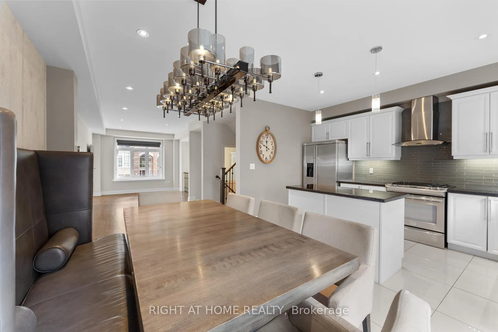 Photo 12 of 18 Isaac Devins Avenue, Vaughan, East Woodbridge — HOMEH