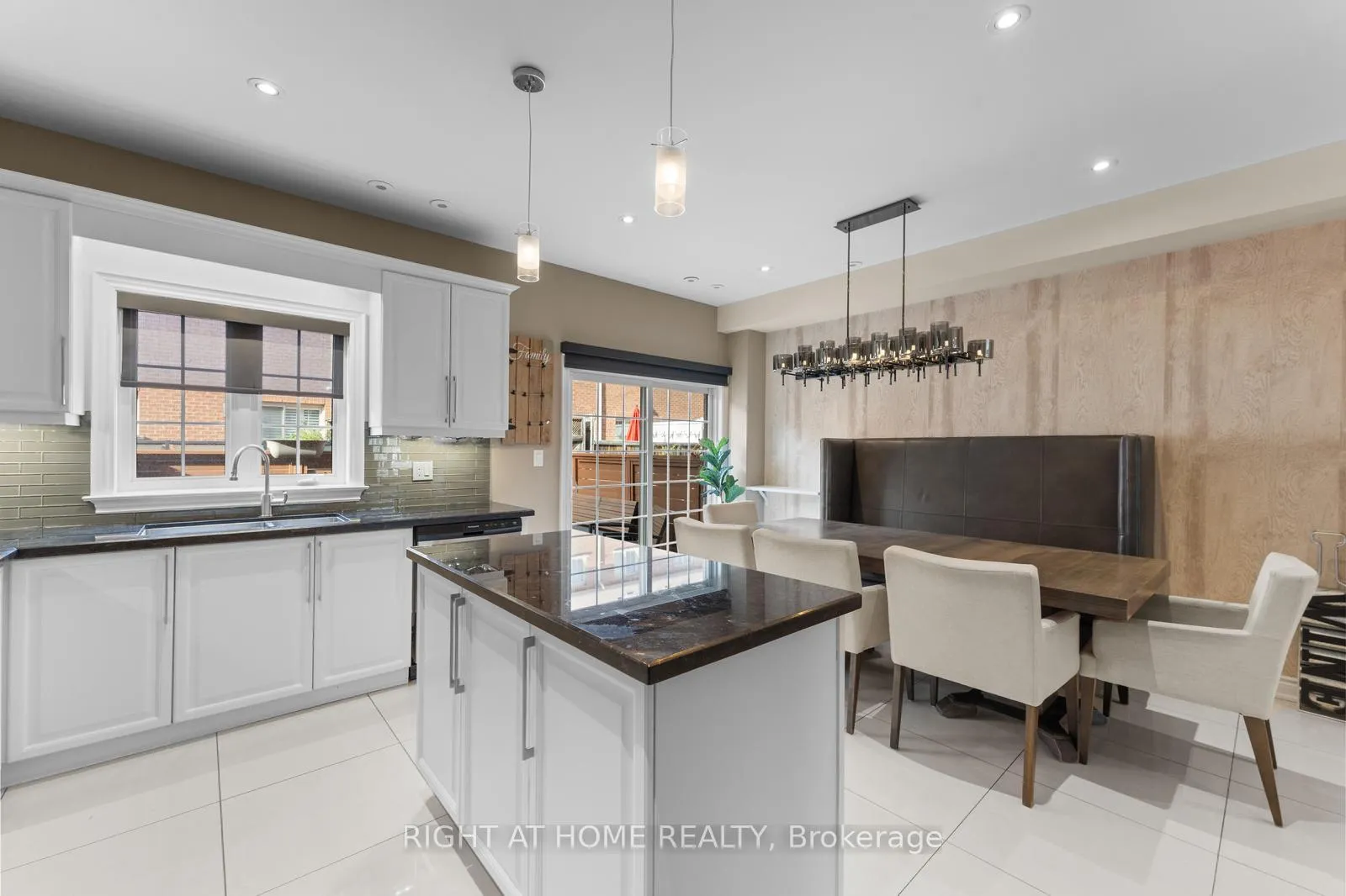 Photo 14 of 18 Isaac Devins Avenue, Vaughan, East Woodbridge — HOMEH
