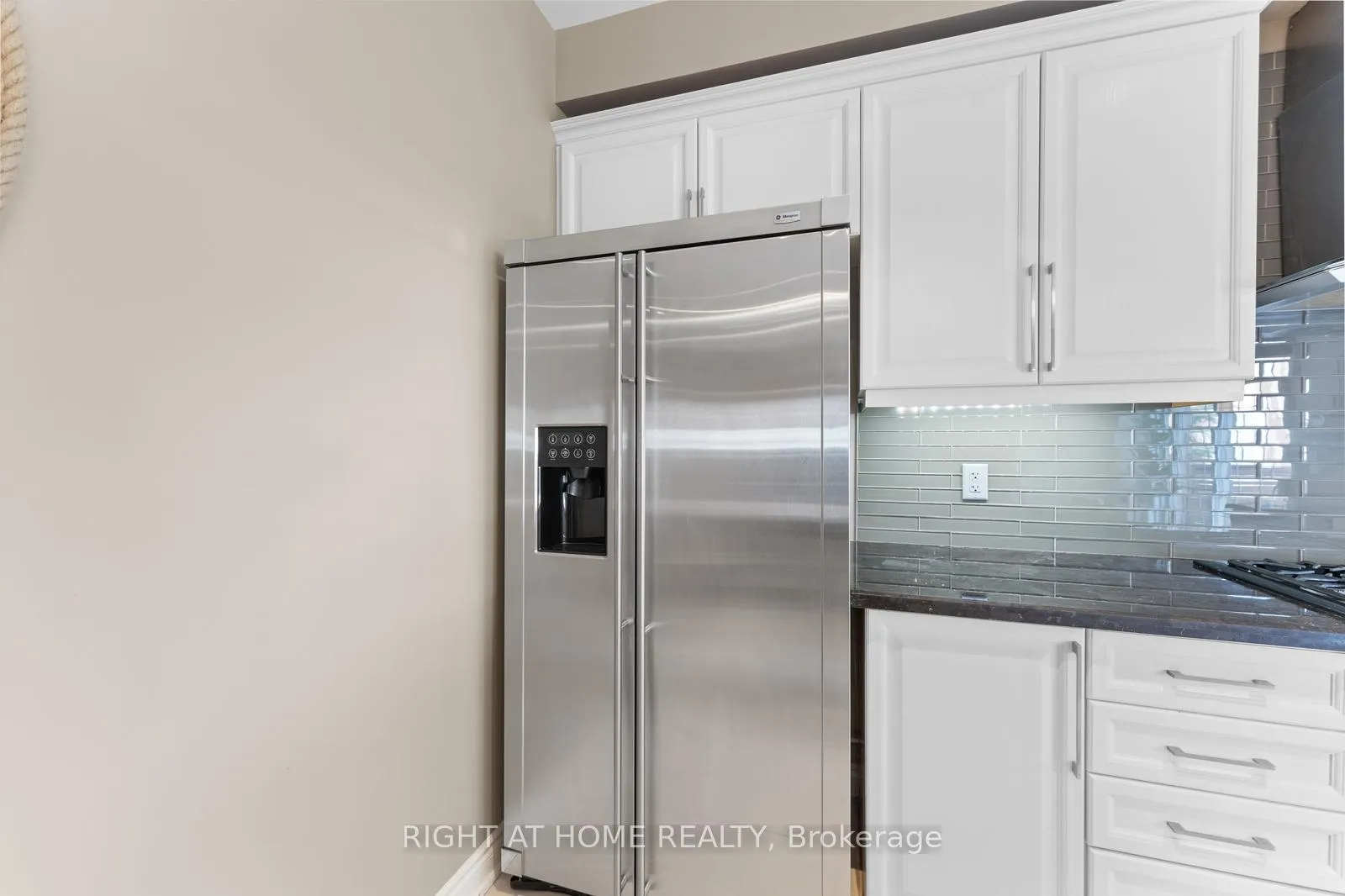 Photo 17 of 18 Isaac Devins Avenue, Vaughan, East Woodbridge — HOMEH
