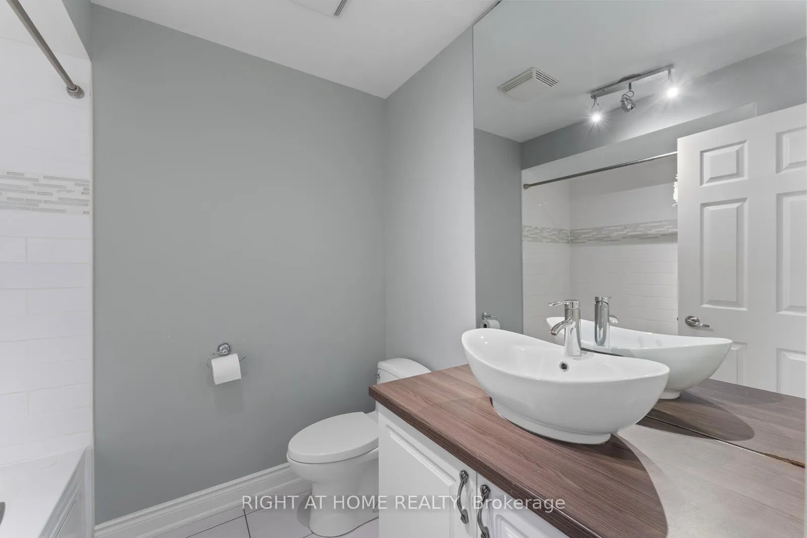 Photo 29 of 18 Isaac Devins Avenue, Vaughan, East Woodbridge — HOMEH
