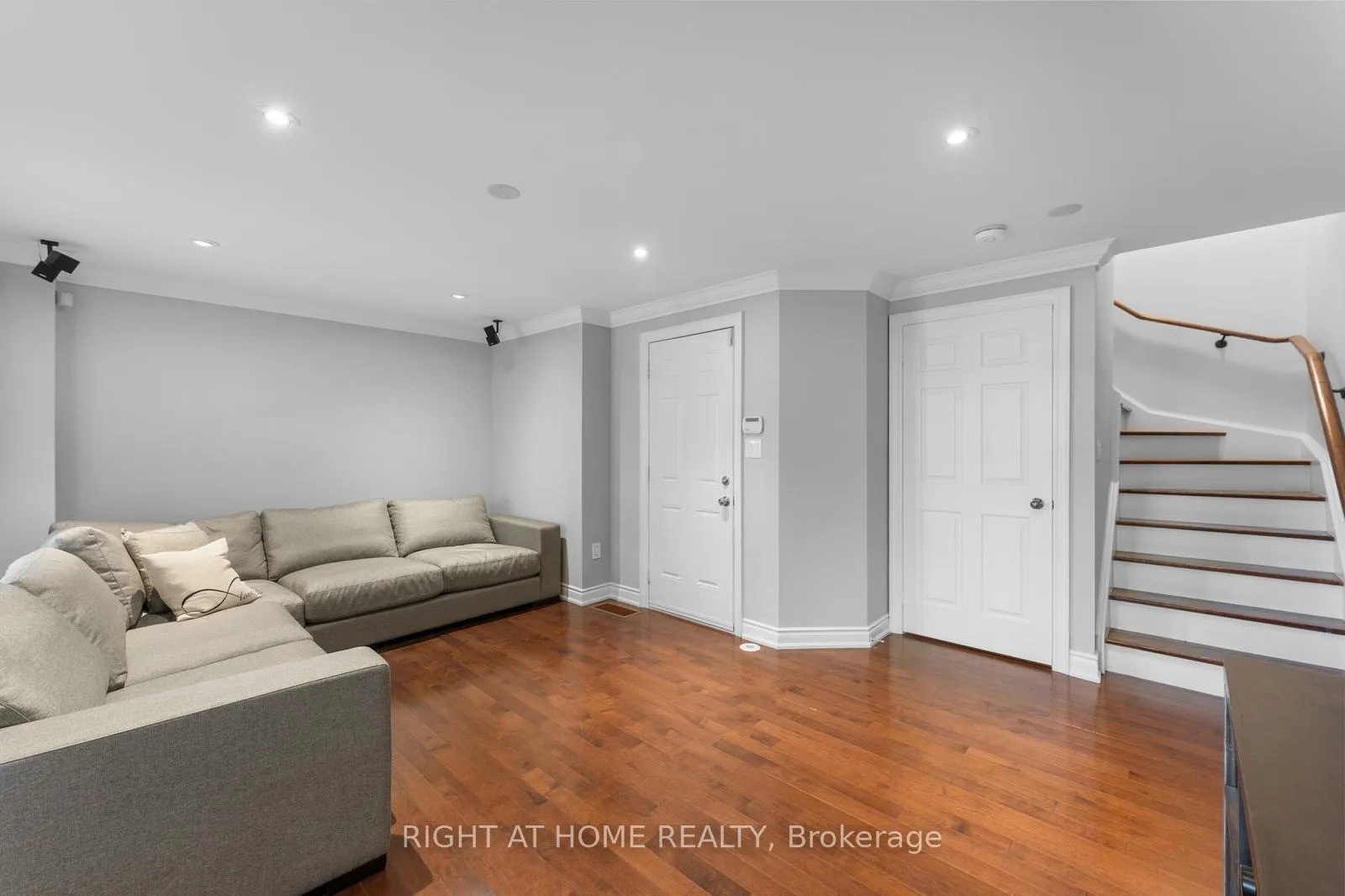 Photo 32 of 18 Isaac Devins Avenue, Vaughan, East Woodbridge — HOMEH