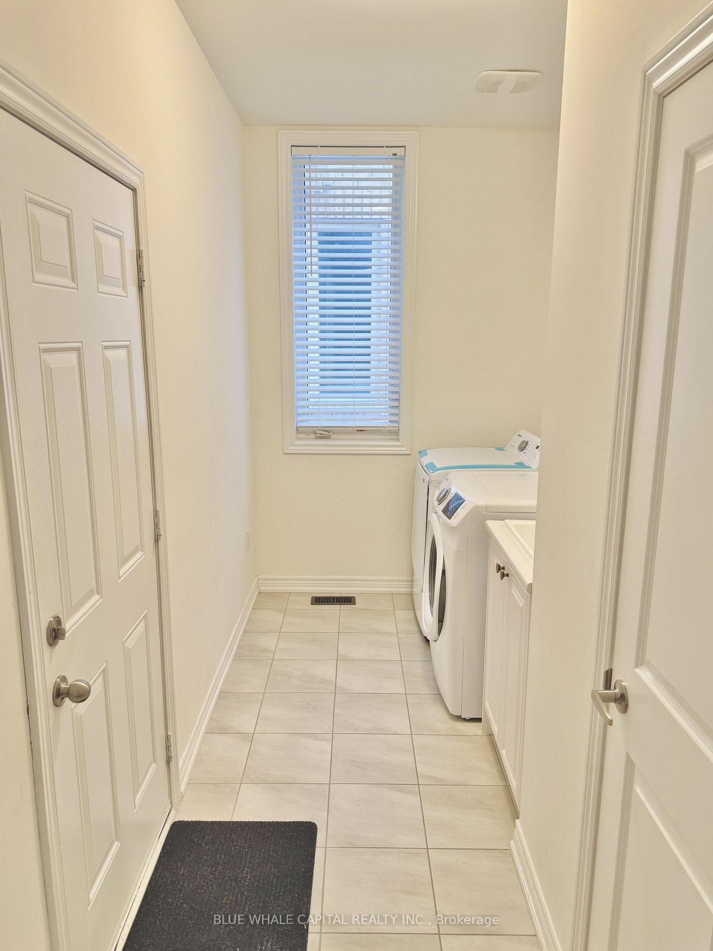 Photo 3 of 26 Alistair Crescent, Vaughan, Kleinburg — HOMEH