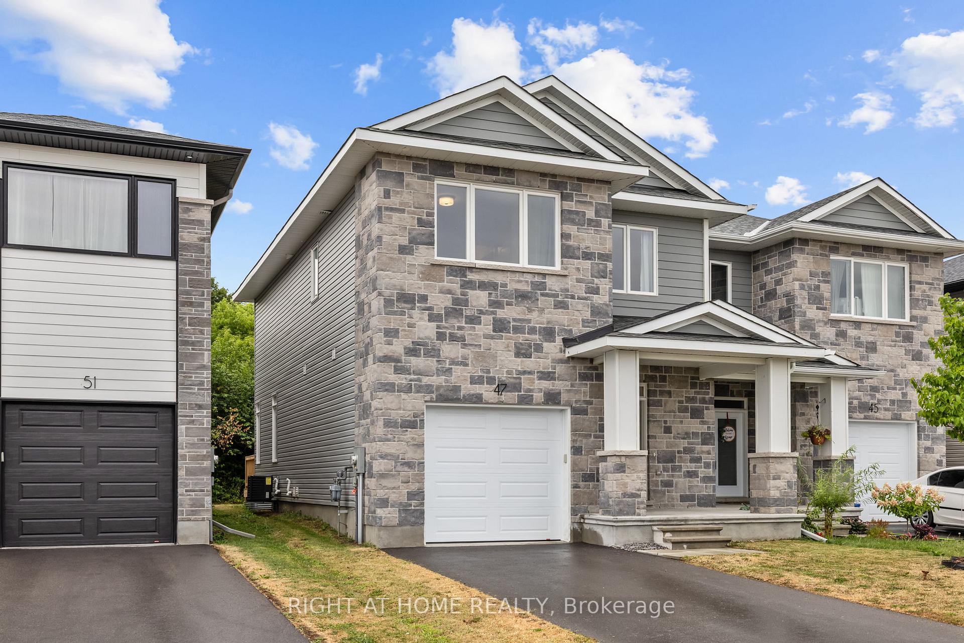 Photo 2 of 47 Mac Beattie Drive, Arnprior — HOMEH