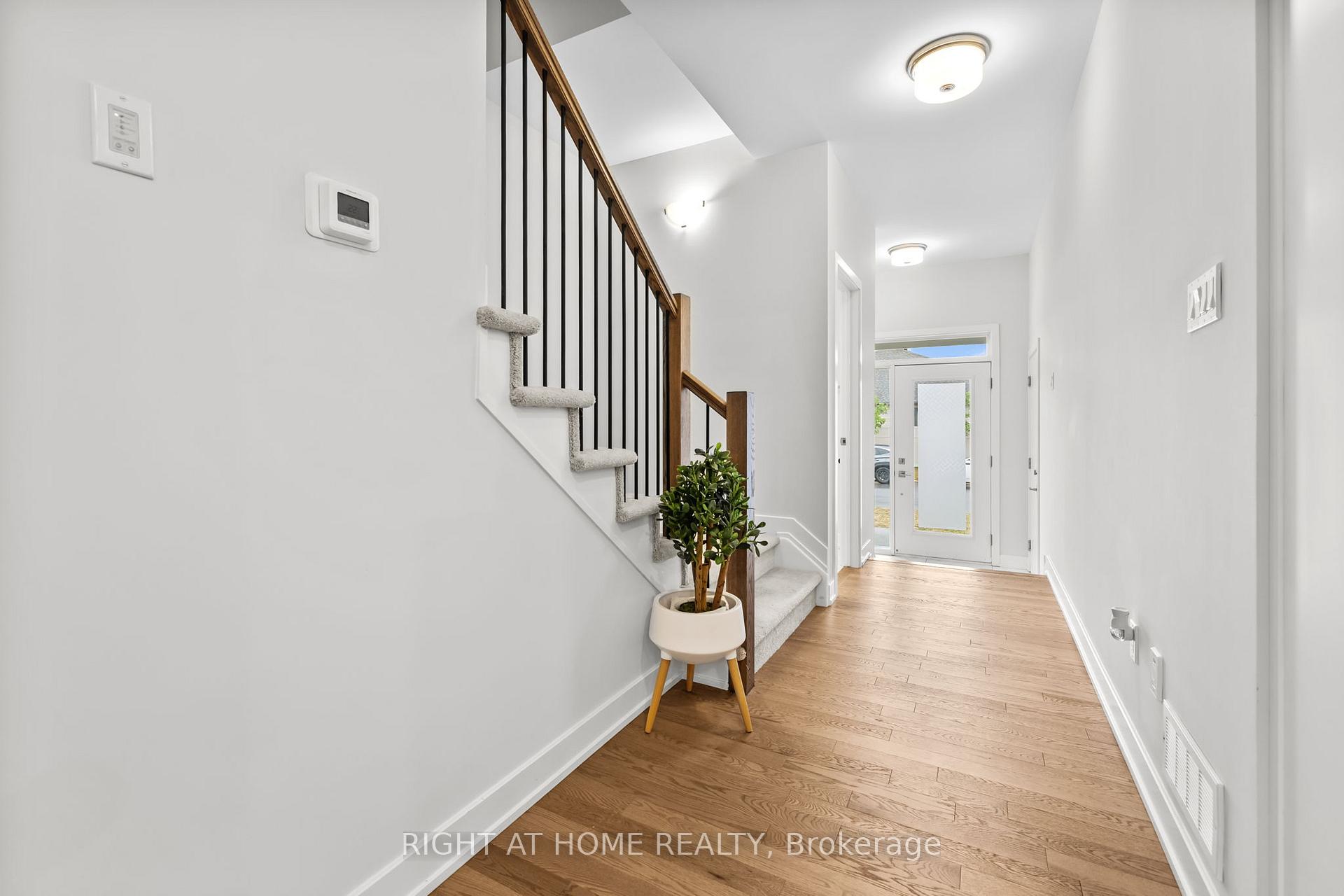 Photo 4 of 47 Mac Beattie Drive, Arnprior — HOMEH