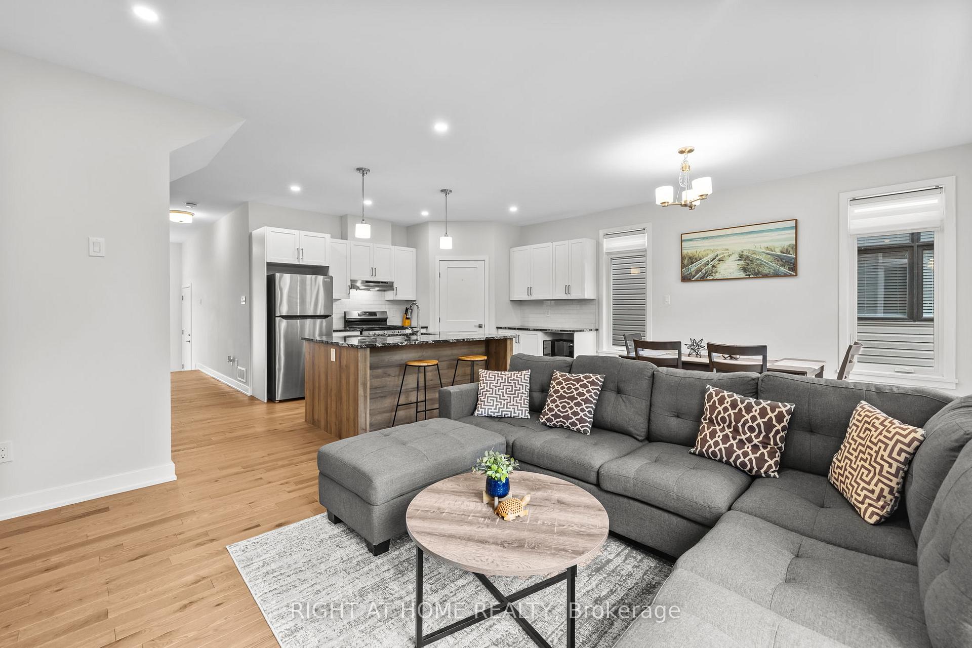 Photo 8 of 47 Mac Beattie Drive, Arnprior — HOMEH