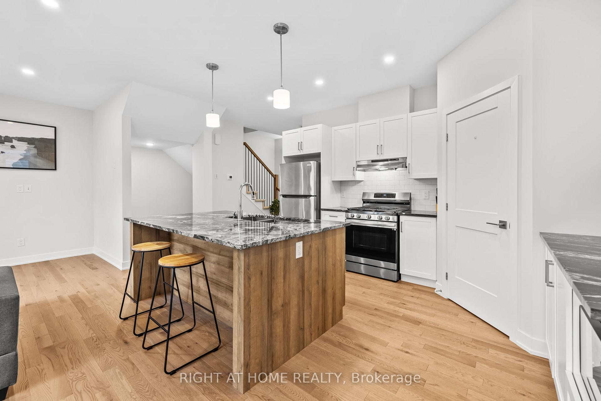 Photo 24 of 47 Mac Beattie Drive, Arnprior — HOMEH