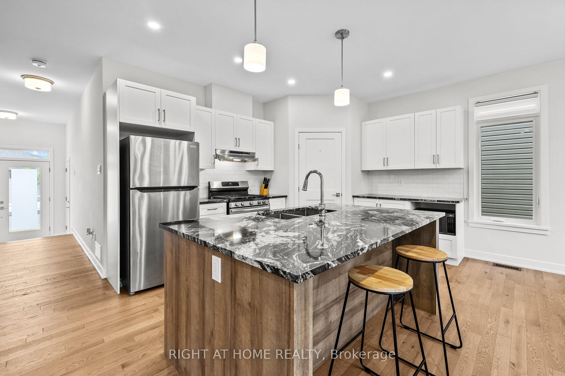 Photo 14 of 47 Mac Beattie Drive, Arnprior — HOMEH