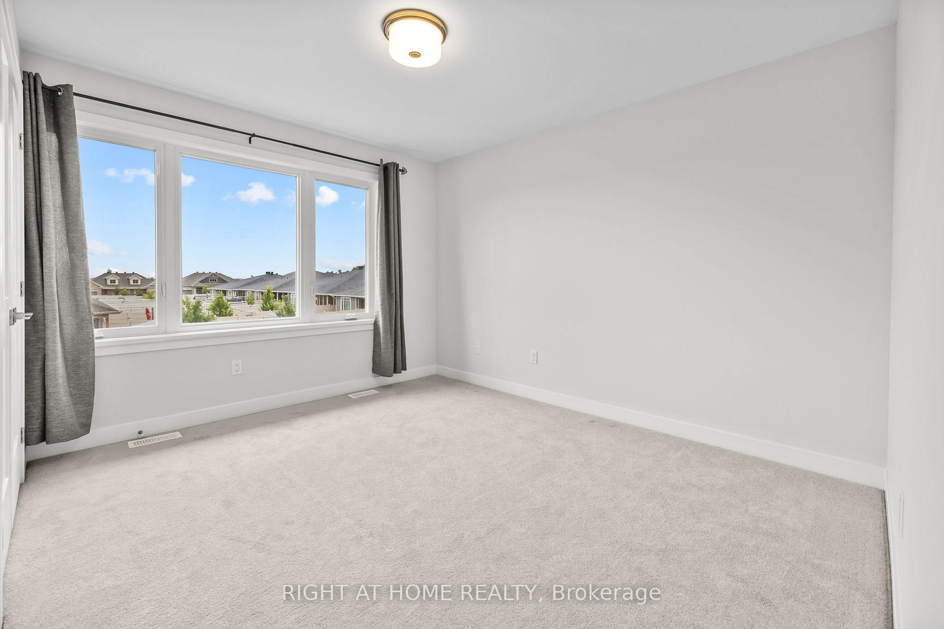 Photo 20 of 47 Mac Beattie Drive, Arnprior — HOMEH