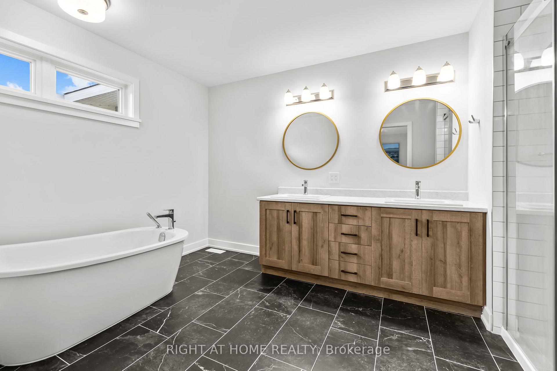 Photo 35 of 47 Mac Beattie Drive, Arnprior — HOMEH