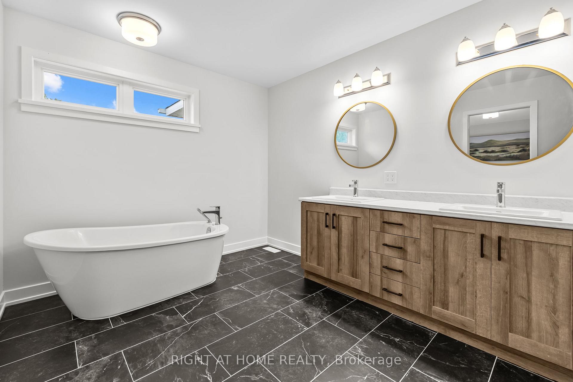 Photo 37 of 47 Mac Beattie Drive, Arnprior — HOMEH