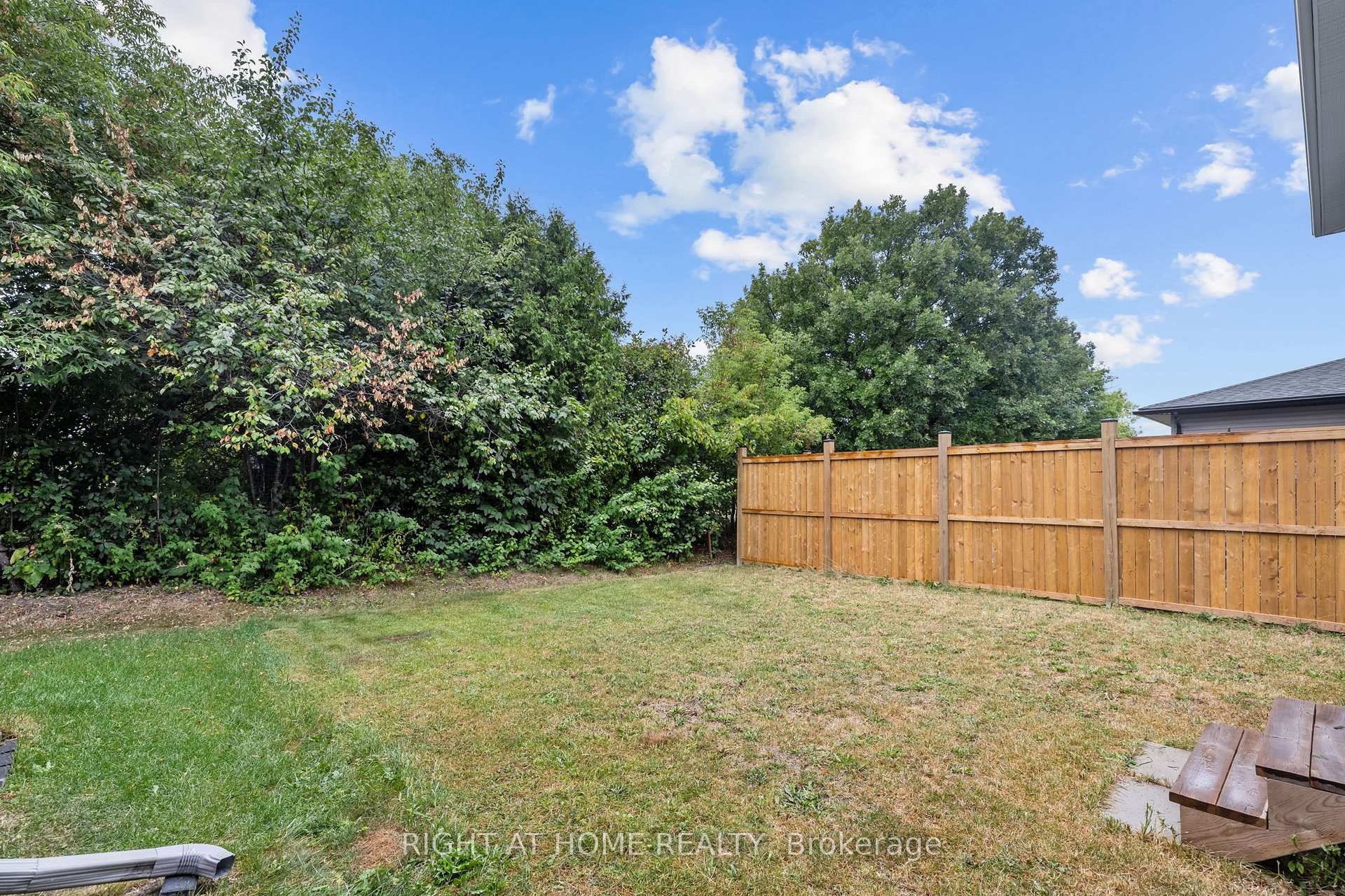 Photo 43 of 47 Mac Beattie Drive, Arnprior — HOMEH