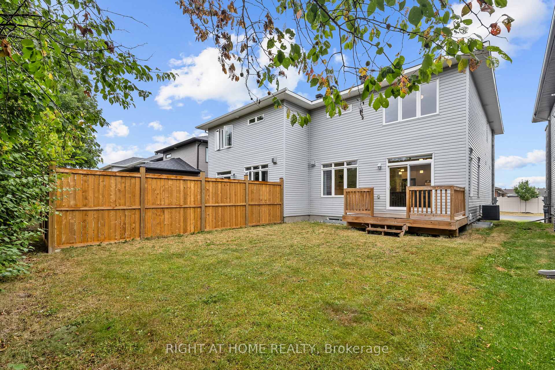 Photo 41 of 47 Mac Beattie Drive, Arnprior — HOMEH